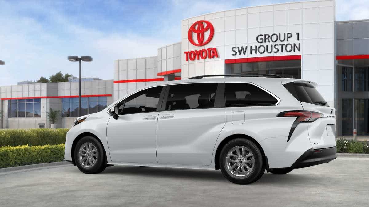 2026 Toyota Sienna photo 5 of 37