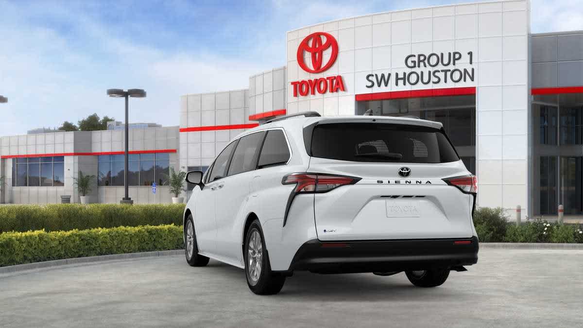 2026 Toyota Sienna photo 6 of 37