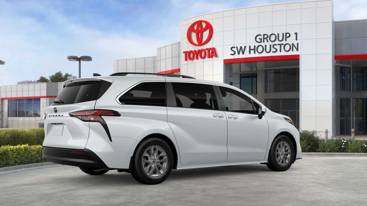 2026 Toyota Sienna photo 26 of 37