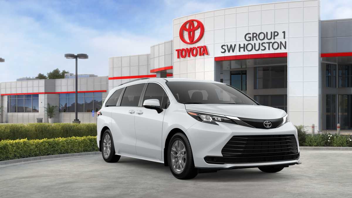 2026 Toyota Sienna photo 30 of 37