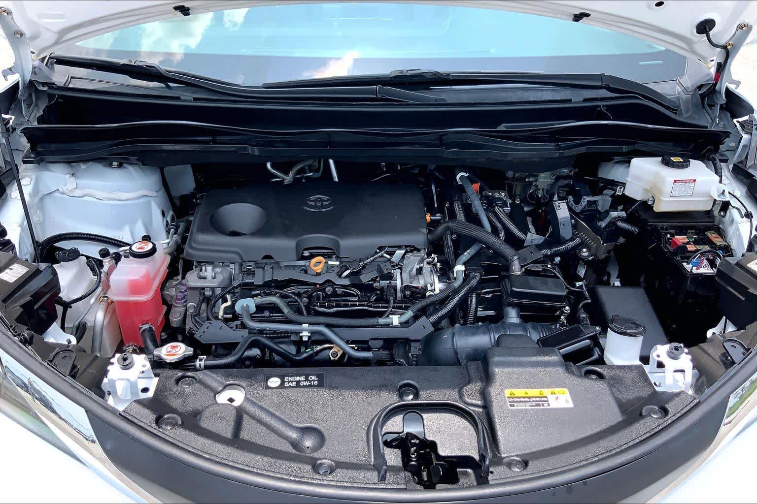 2021 Toyota Sienna LE Super White at AutoNation USA Katy