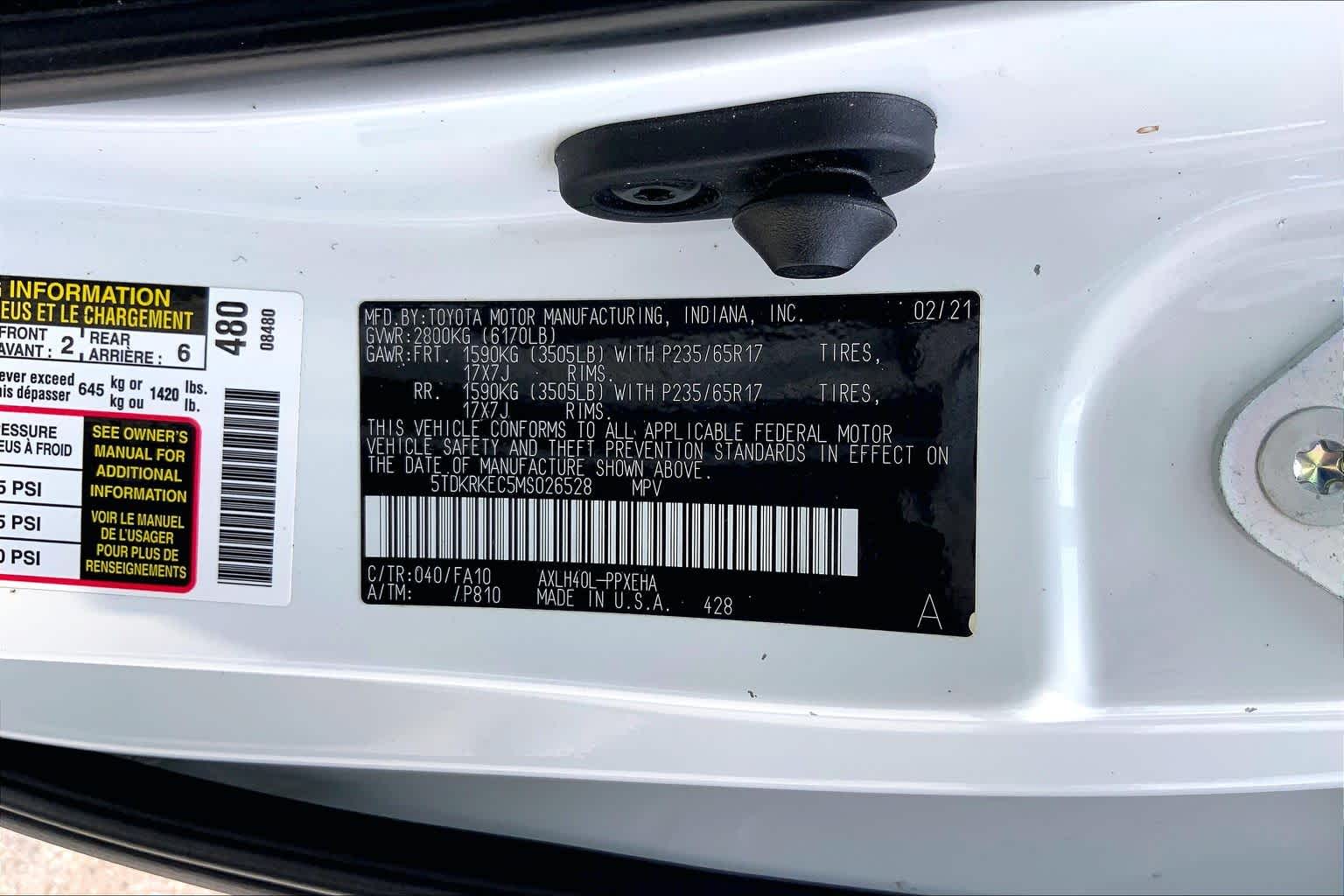 2021 Toyota Sienna LE Super White at AutoNation USA Katy