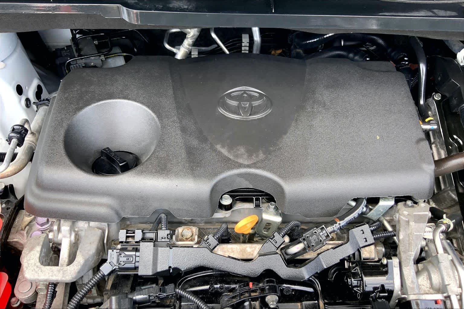 2021 Toyota Sienna LE Super White at AutoNation USA Katy