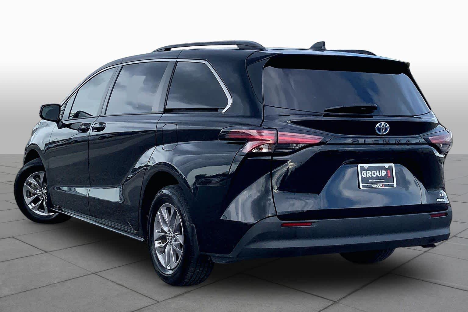 2022 Toyota Sienna LE Midnight Black Metallic at Ron Craft Chevrolet Cadillac