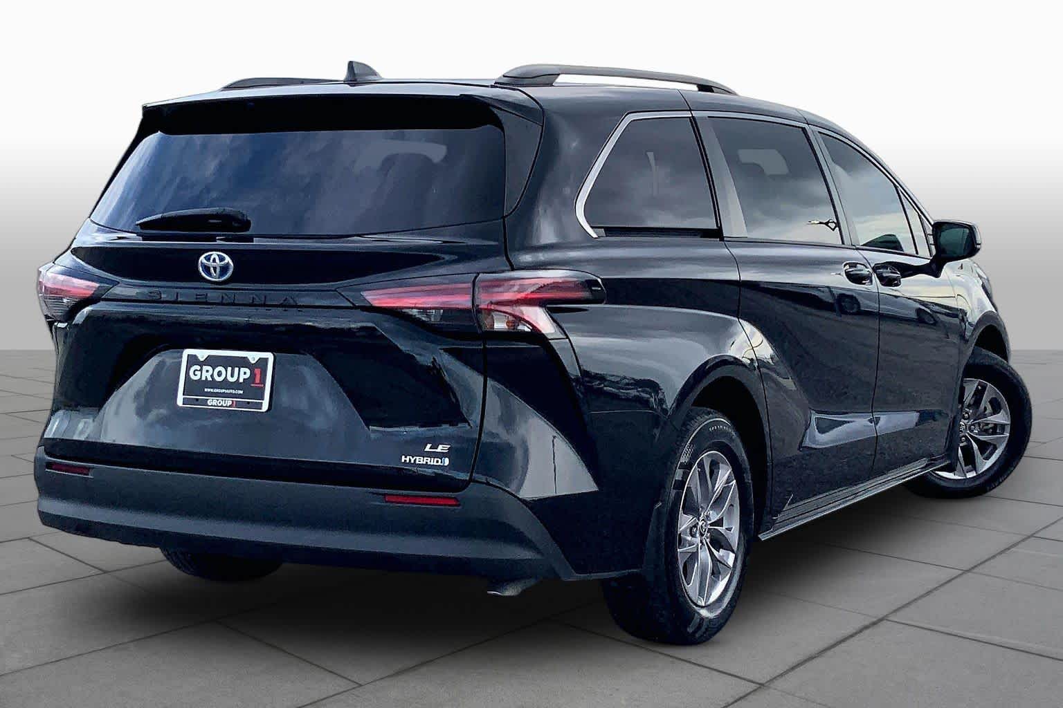 2022 Toyota Sienna LE Midnight Black Metallic at Ron Craft Chevrolet Cadillac