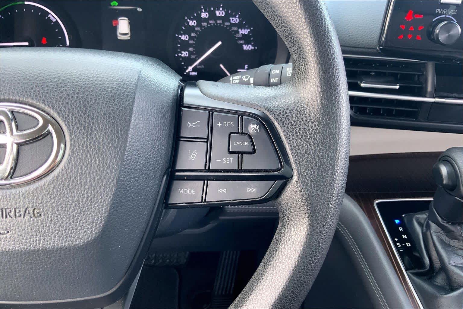 2022 Toyota Sienna LE Midnight Black Metallic at Ron Craft Chevrolet Cadillac