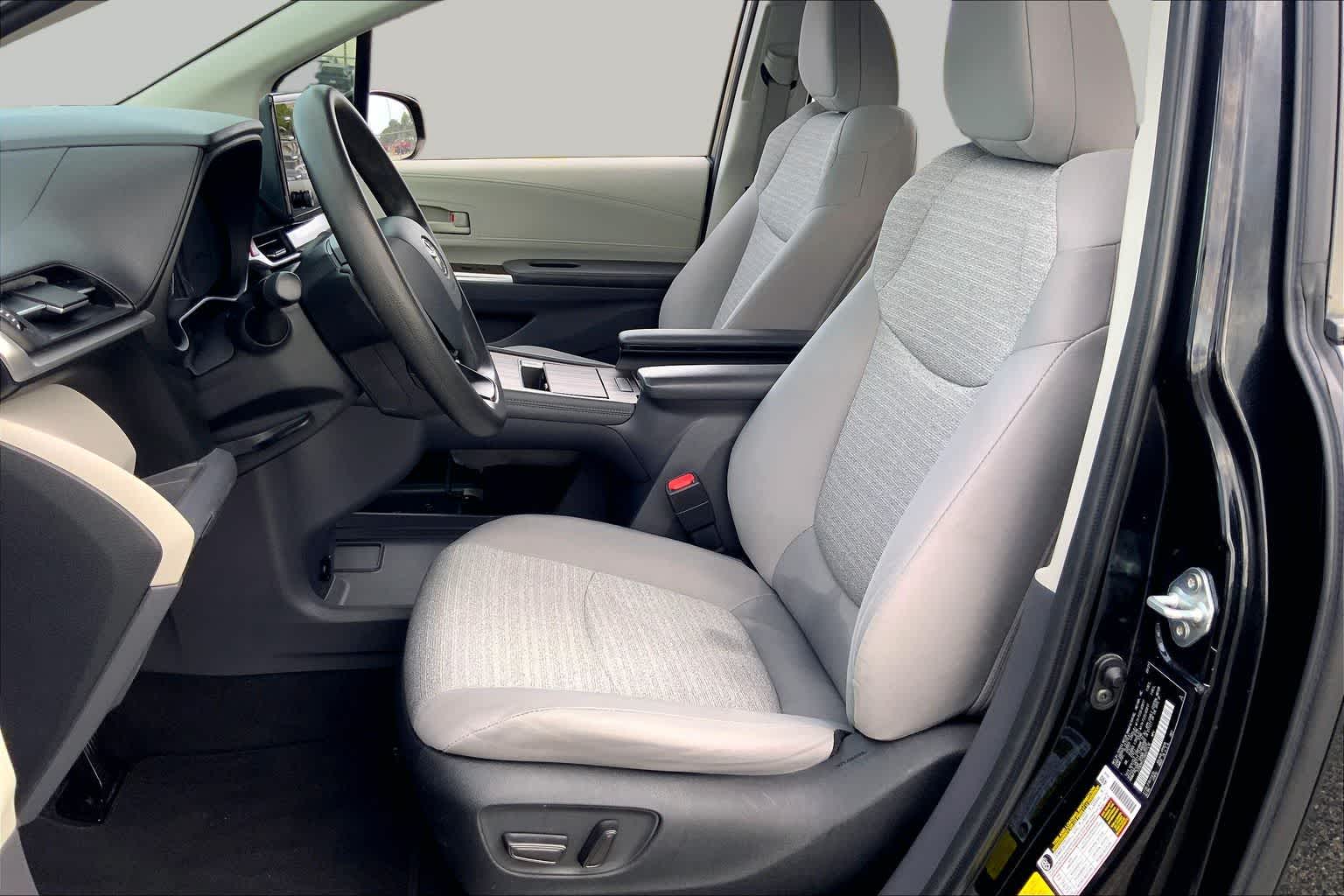 2022 Toyota Sienna LE Midnight Black Metallic at Ron Craft Chevrolet Cadillac