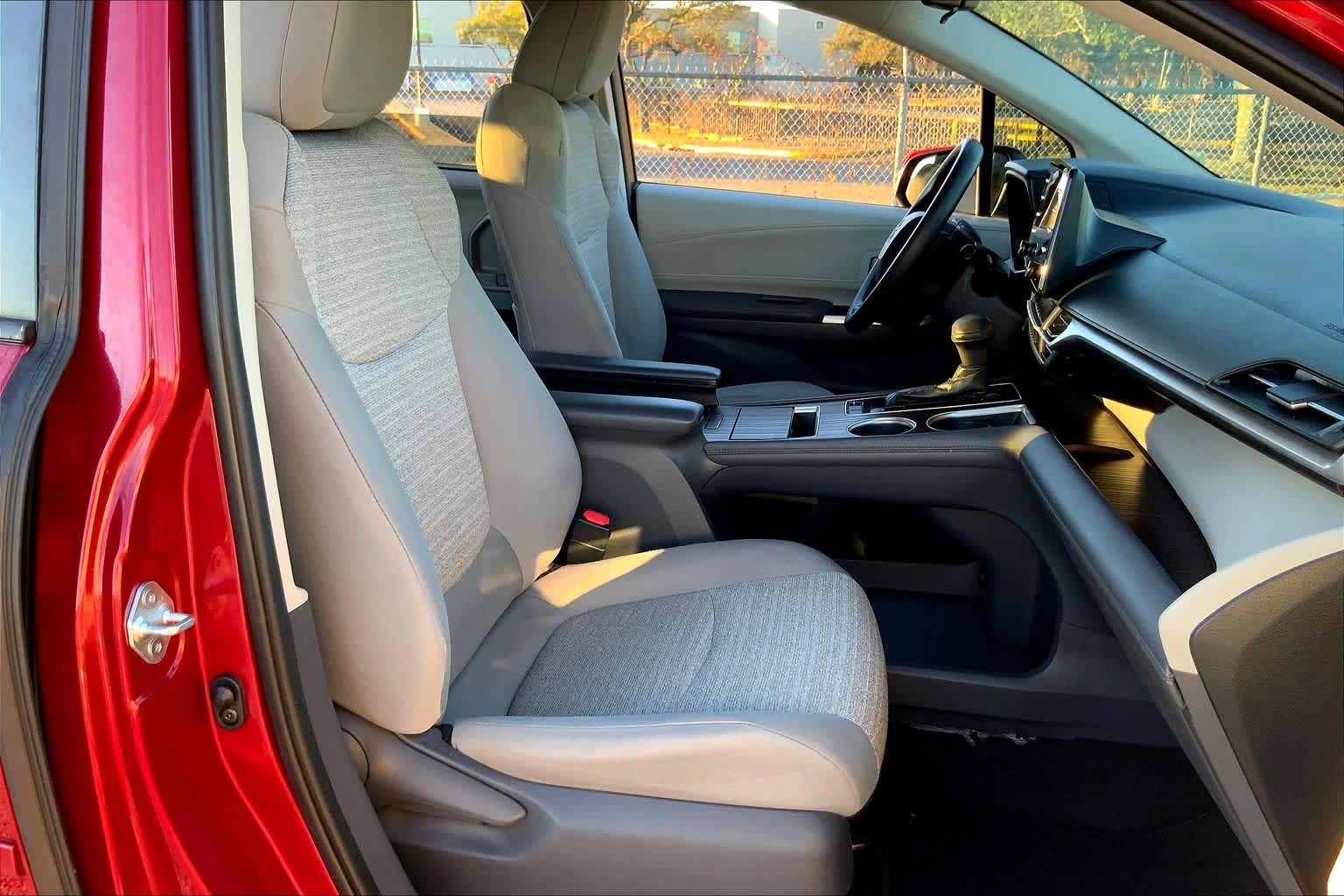 2021 Toyota Sienna LE Ruby Flare Pearl at Group 1 Toyota Southwest