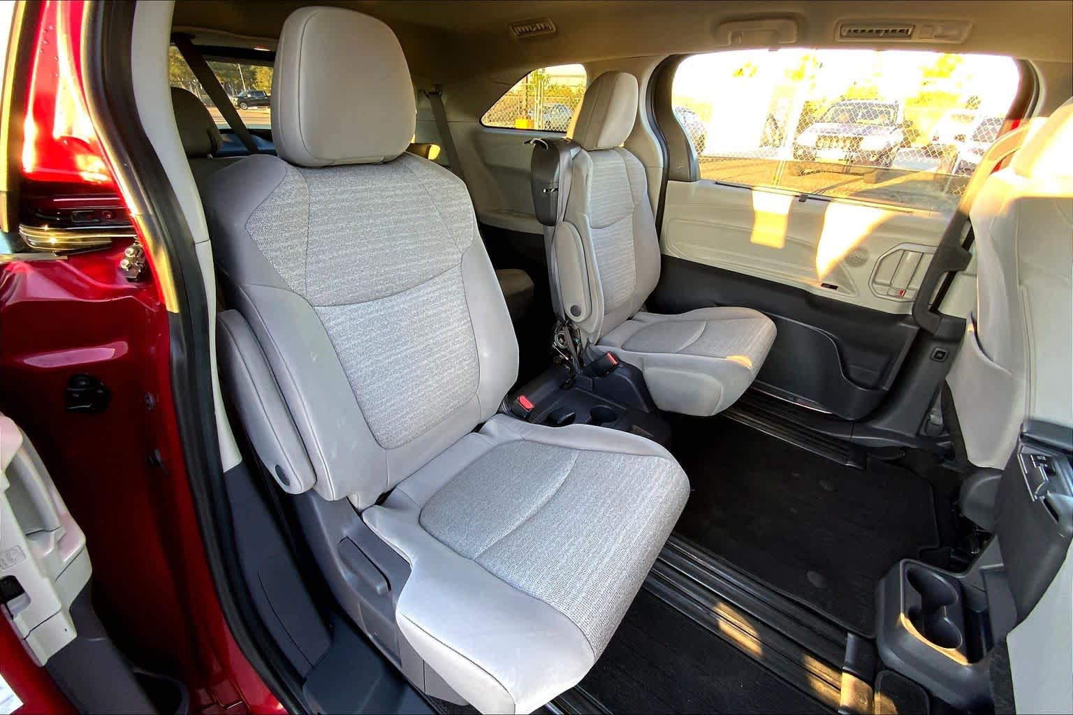 2021 Toyota Sienna LE Ruby Flare Pearl at Group 1 Toyota Southwest