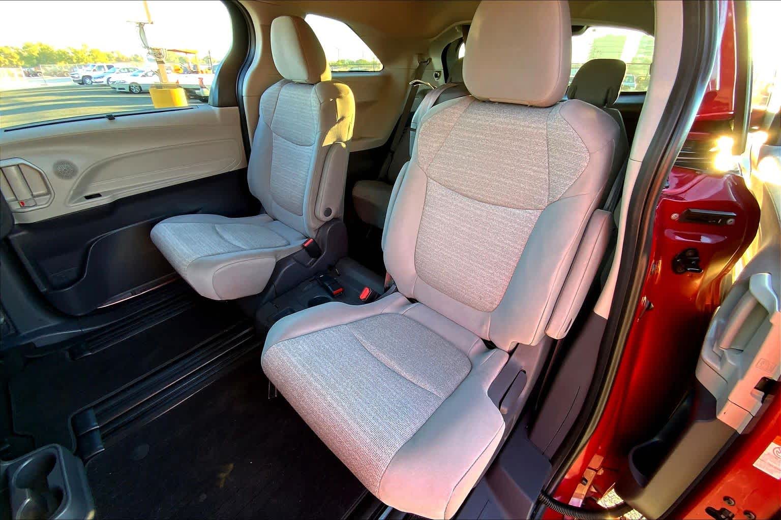 2021 Toyota Sienna LE Ruby Flare Pearl at Group 1 Toyota Southwest