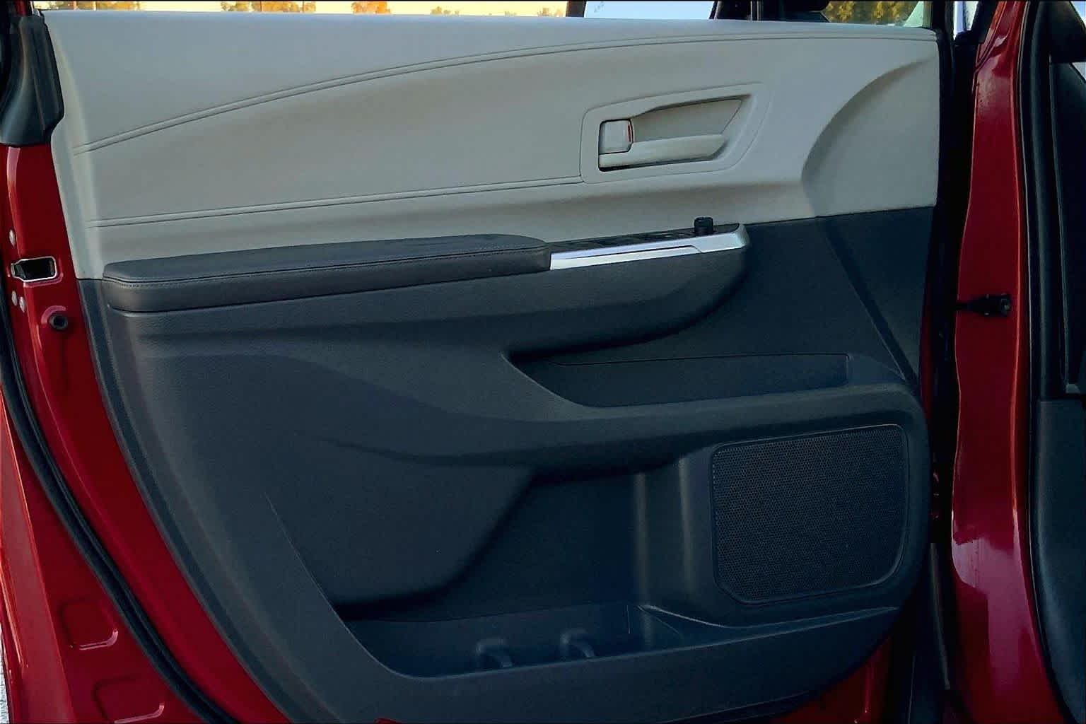 2021 Toyota Sienna LE Ruby Flare Pearl at Group 1 Toyota Southwest