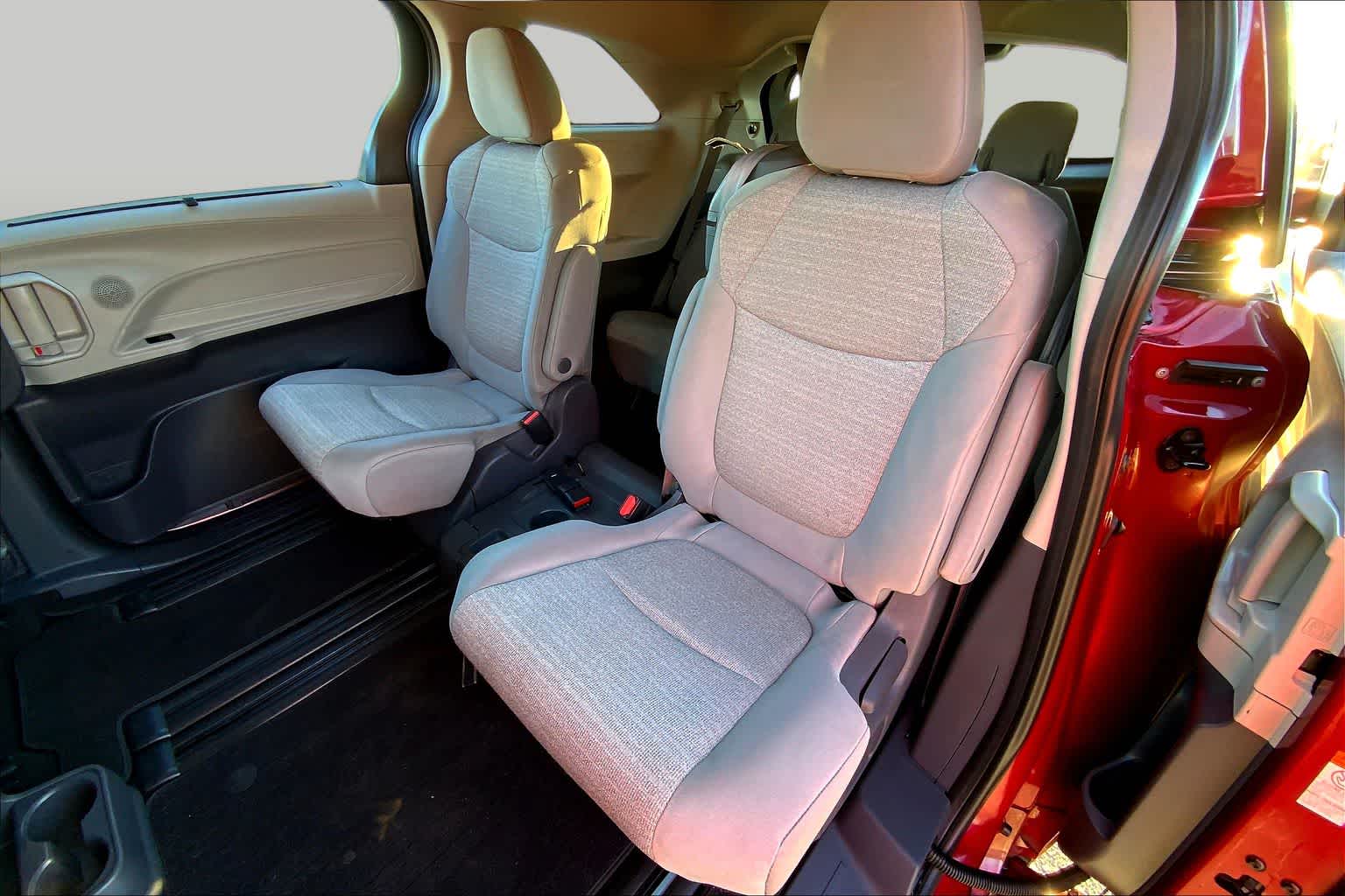2021 Toyota Sienna LE Ruby Flare Pearl at Group 1 Toyota Southwest