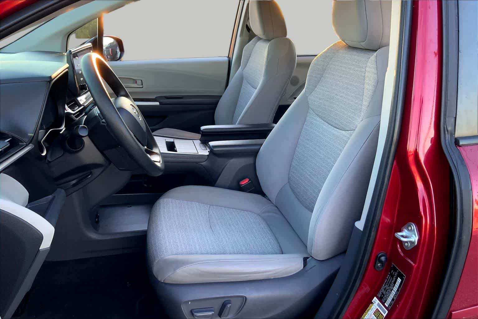2021 Toyota Sienna LE Ruby Flare Pearl at Group 1 Toyota Southwest