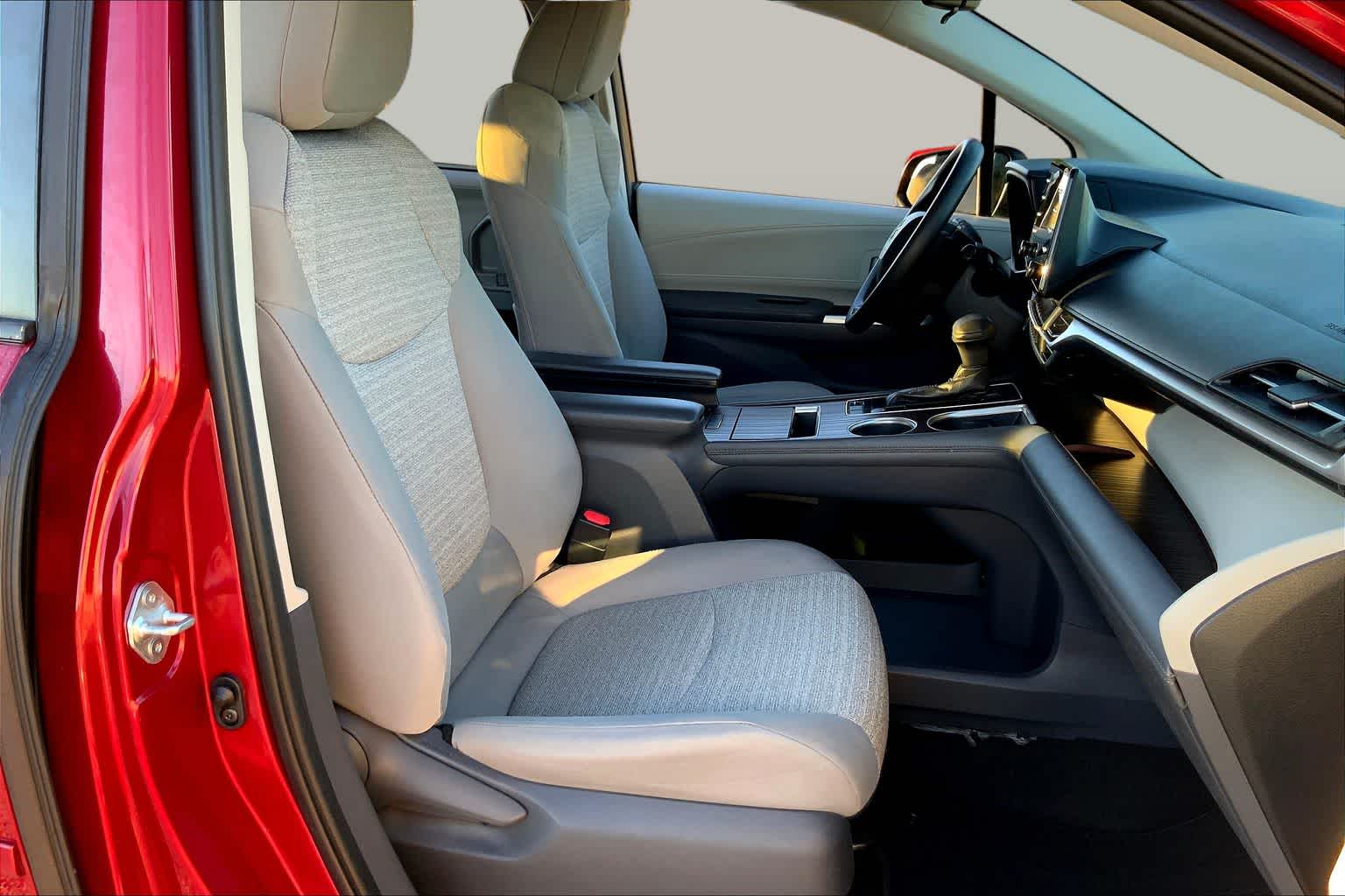 2021 Toyota Sienna LE Ruby Flare Pearl at Group 1 Toyota Southwest