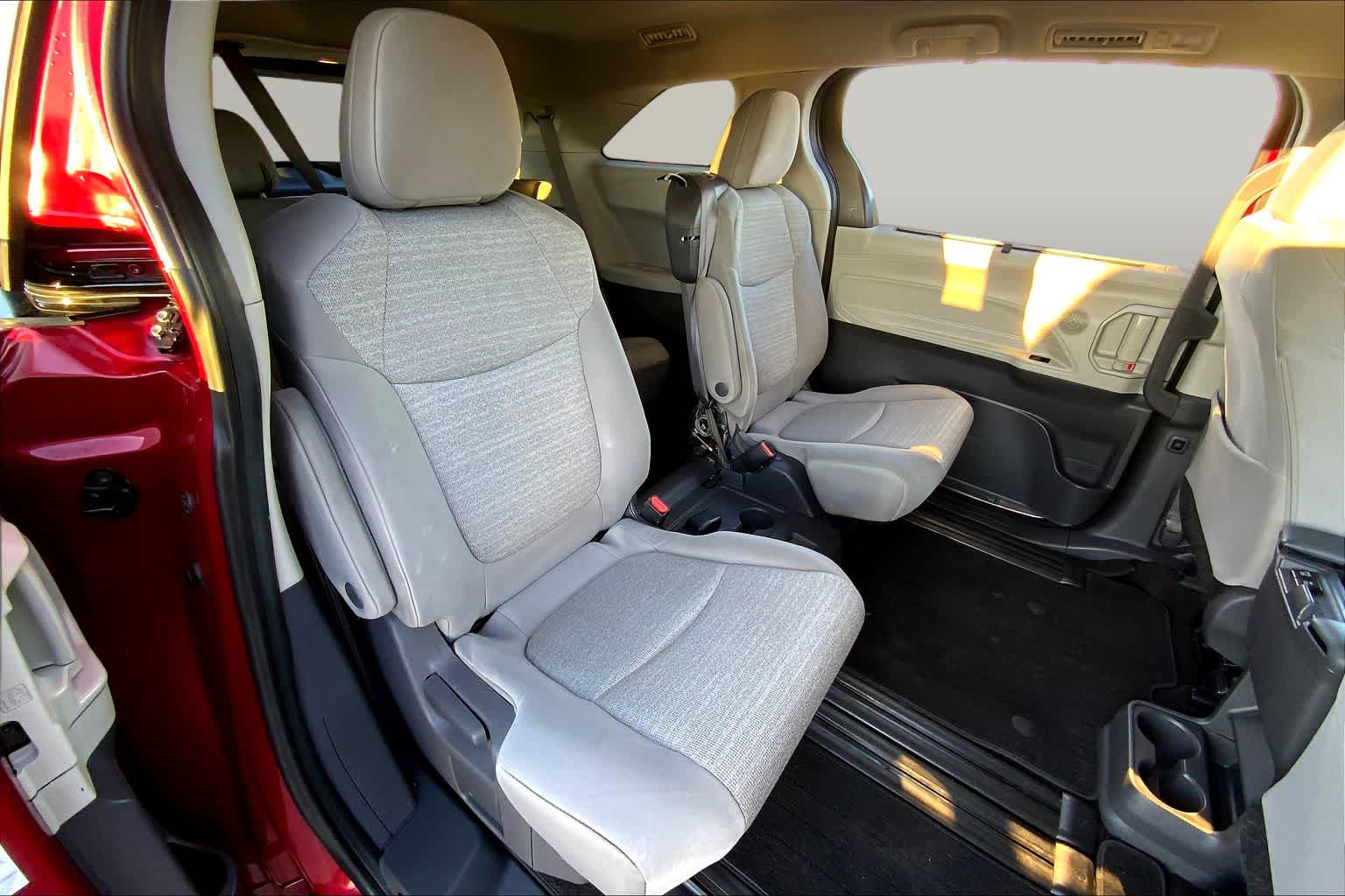 2021 Toyota Sienna LE Ruby Flare Pearl at Group 1 Toyota Southwest
