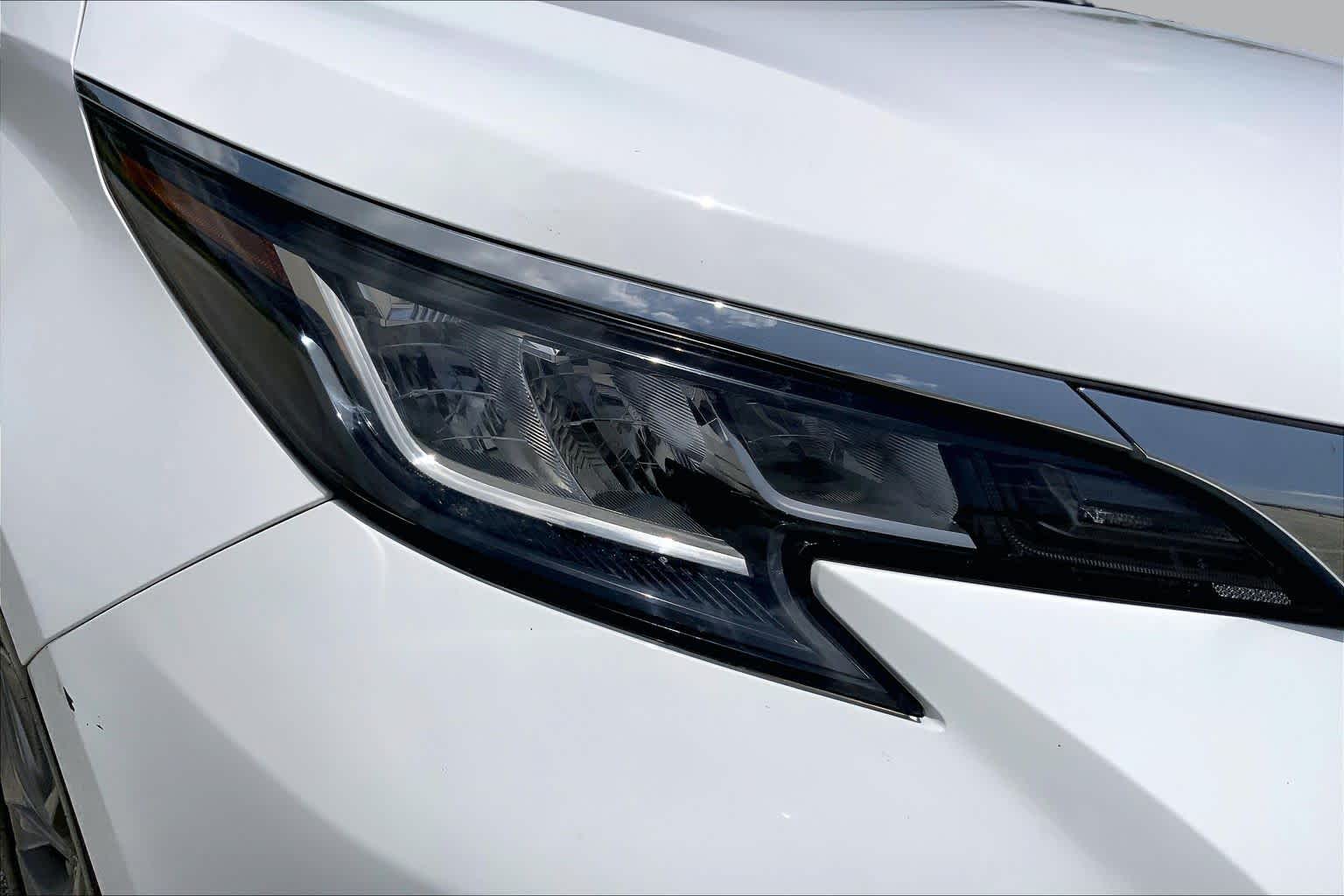 2023 Toyota Sienna LE Ice Cap at AutoNation USA Katy