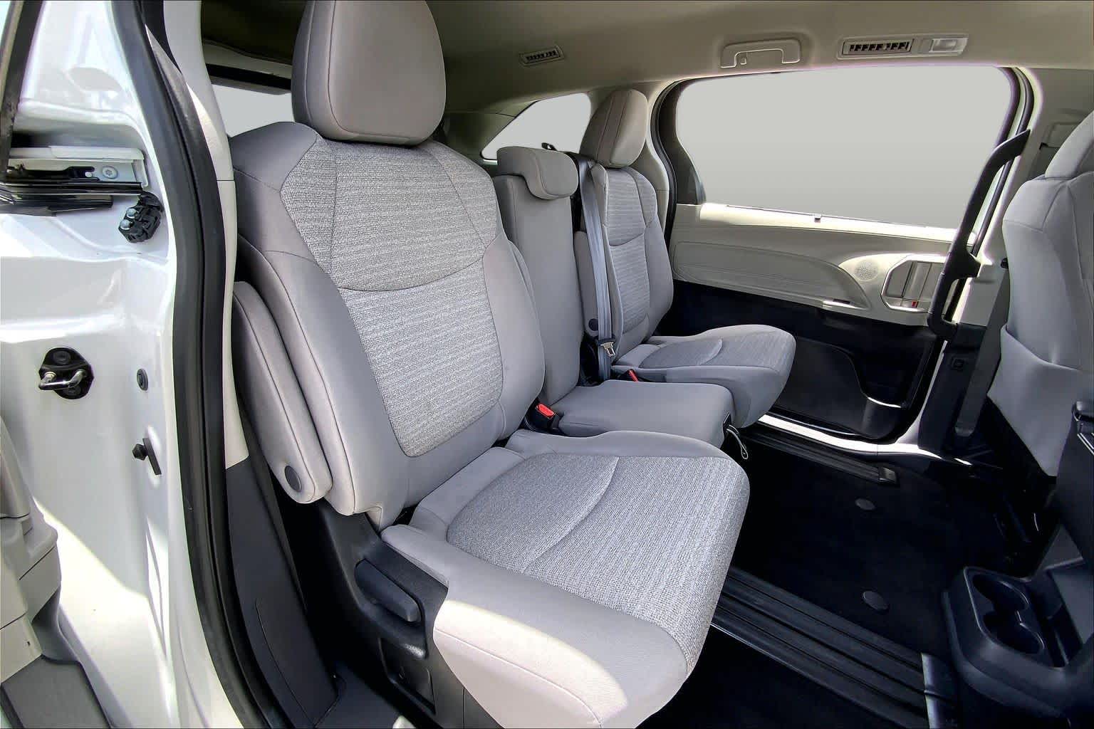 2023 Toyota Sienna LE Ice Cap at AutoNation USA Katy
