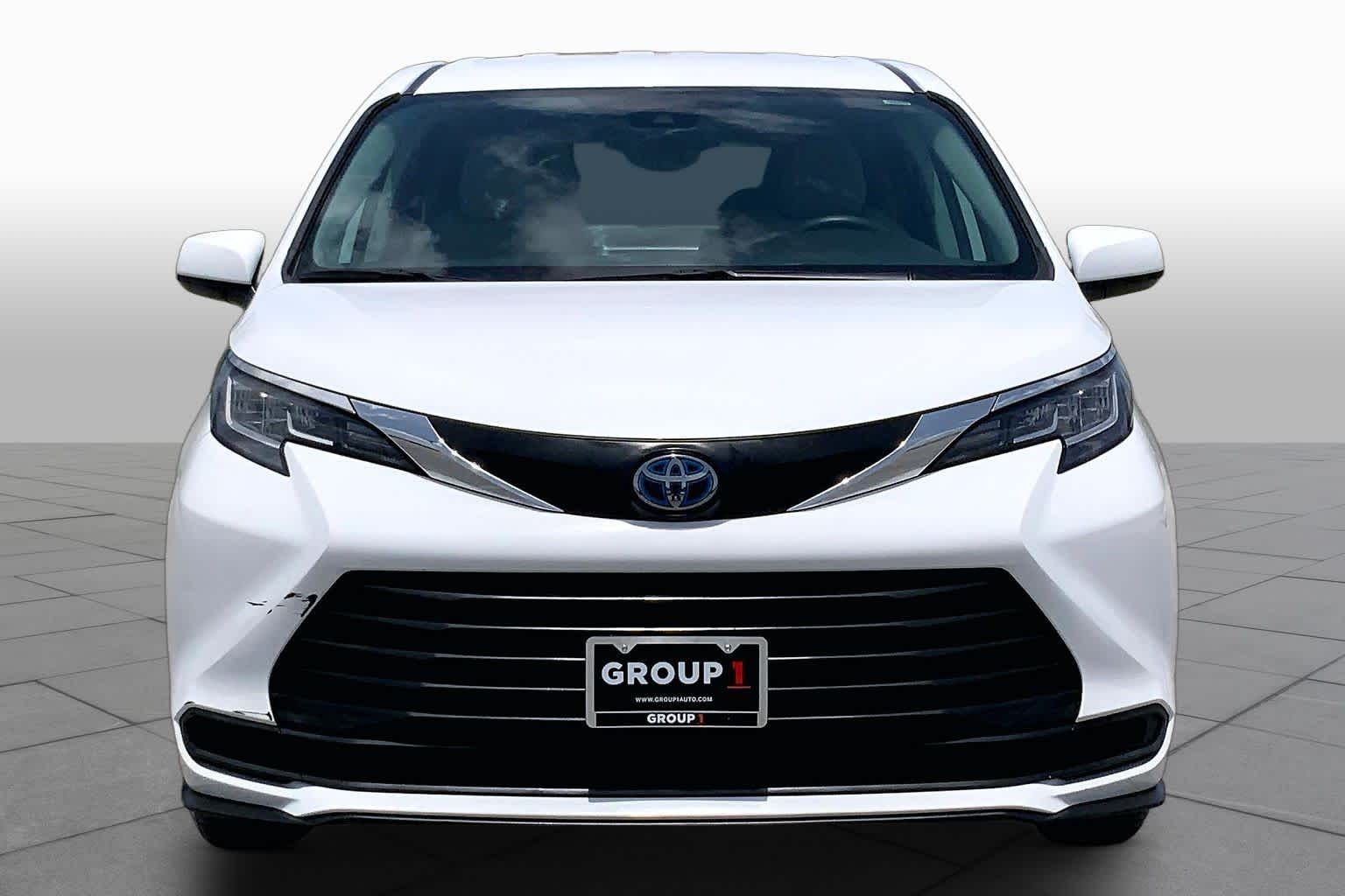 2023 Toyota Sienna LE Ice Cap at AutoNation USA Katy
