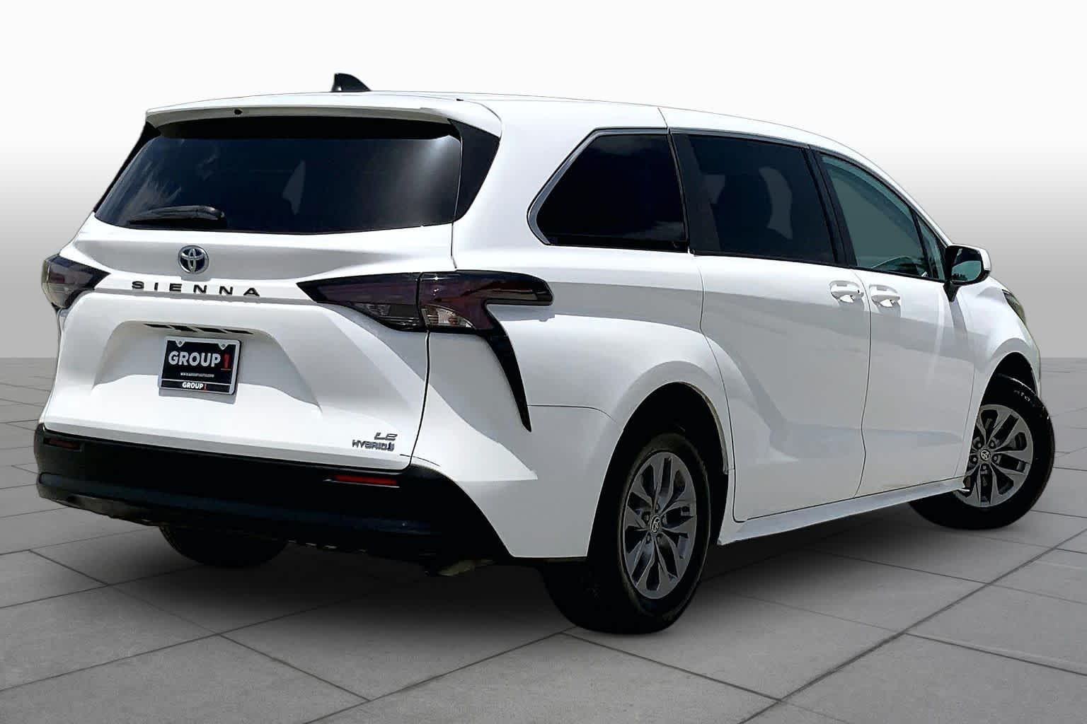 2023 Toyota Sienna LE Ice Cap at AutoNation USA Katy