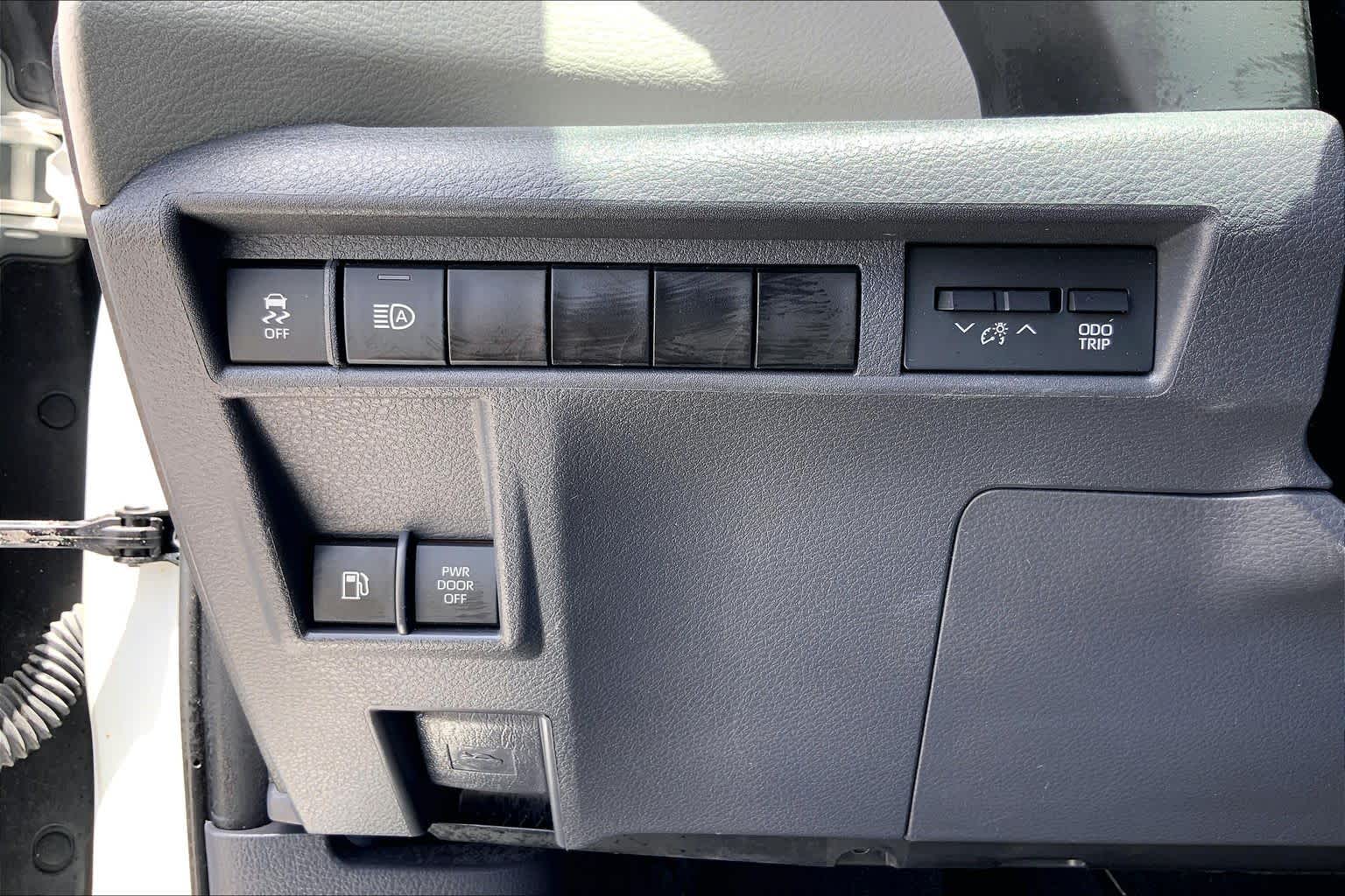 2023 Toyota Sienna LE Ice Cap at AutoNation USA Katy