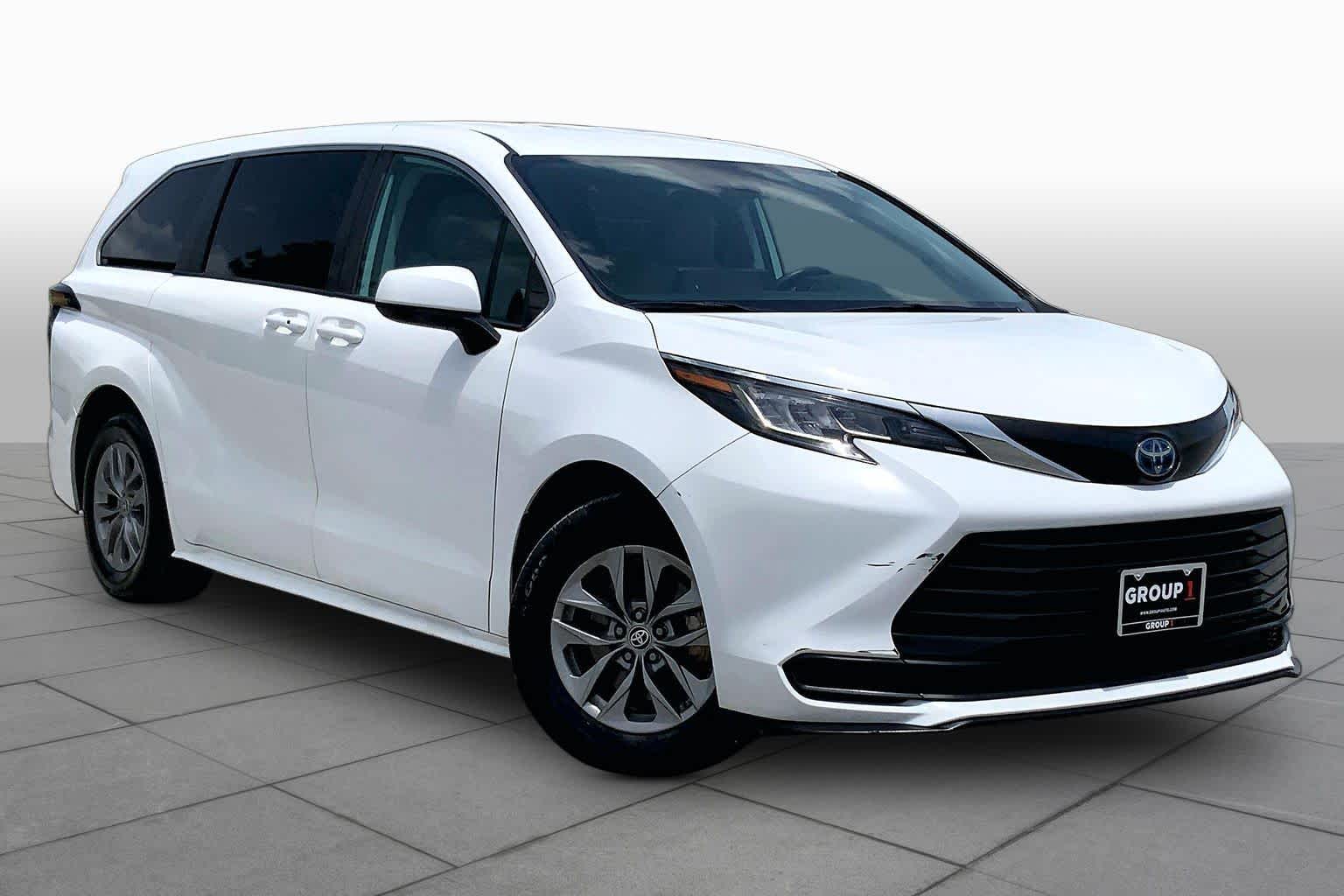 2023 Toyota Sienna LE Ice Cap at AutoNation USA Katy