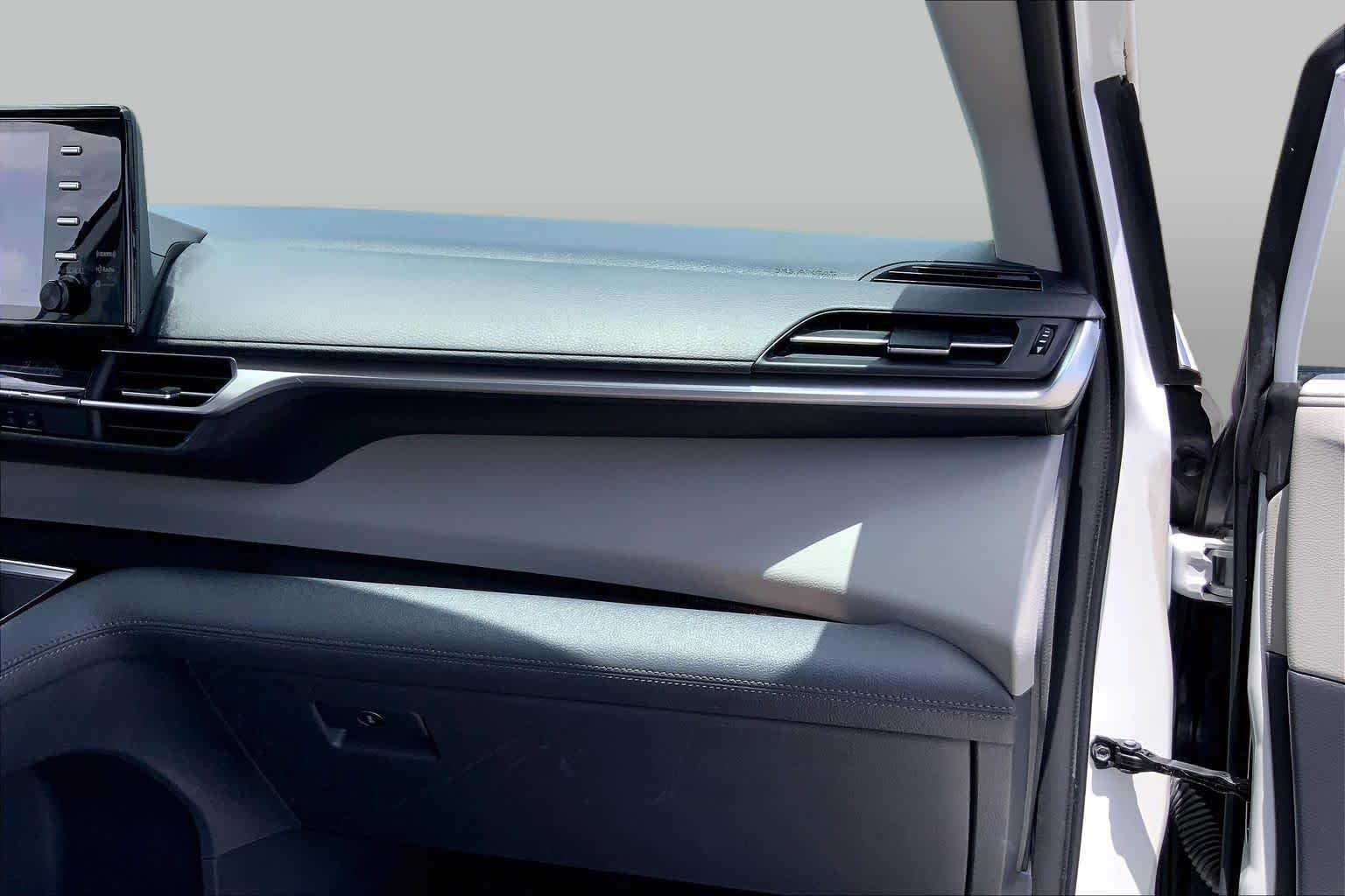 2023 Toyota Sienna LE Ice Cap at AutoNation USA Katy