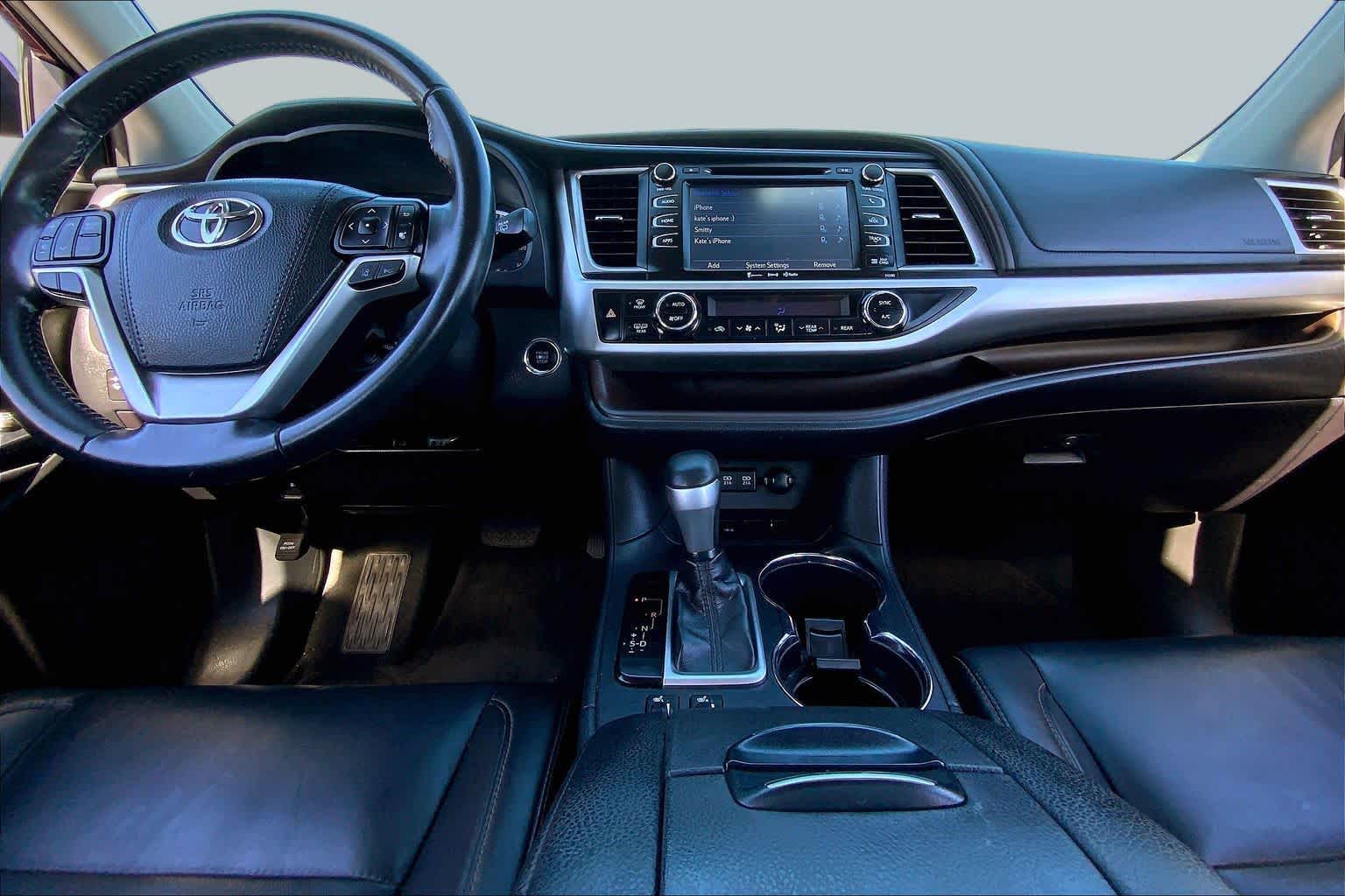 2019 Toyota Highlander photo 15 of 36