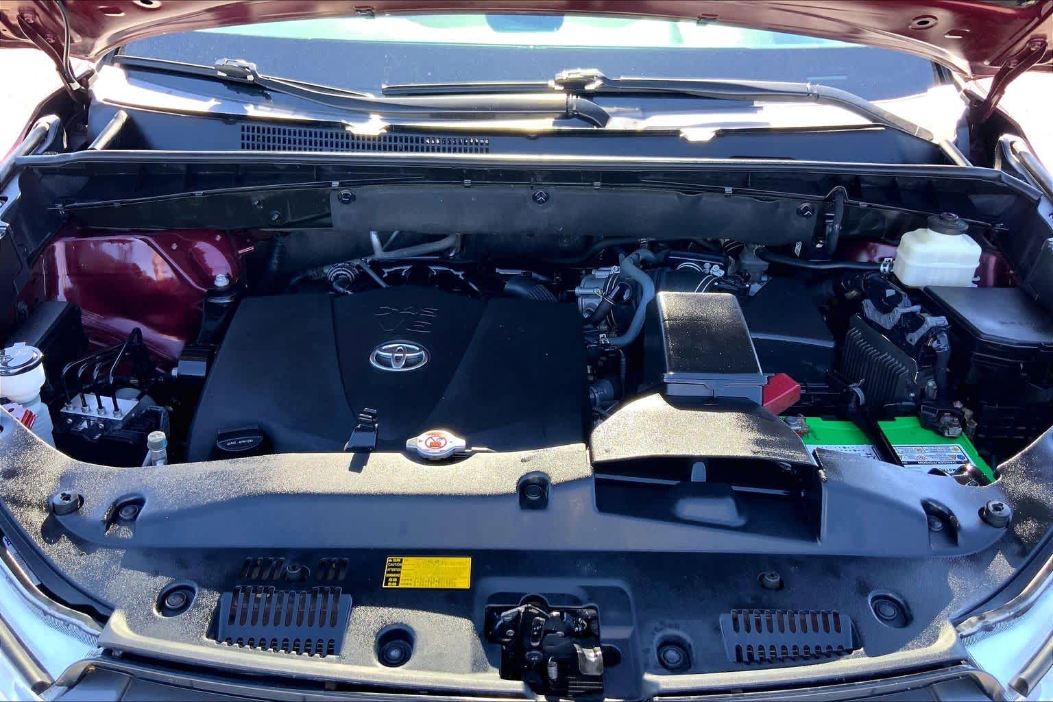 2019 Toyota Highlander photo 31 of 36