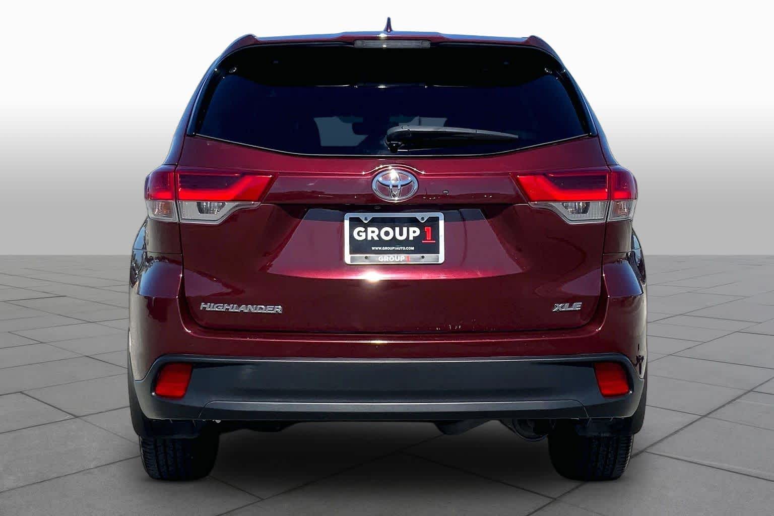 2019 Toyota Highlander photo 5 of 36