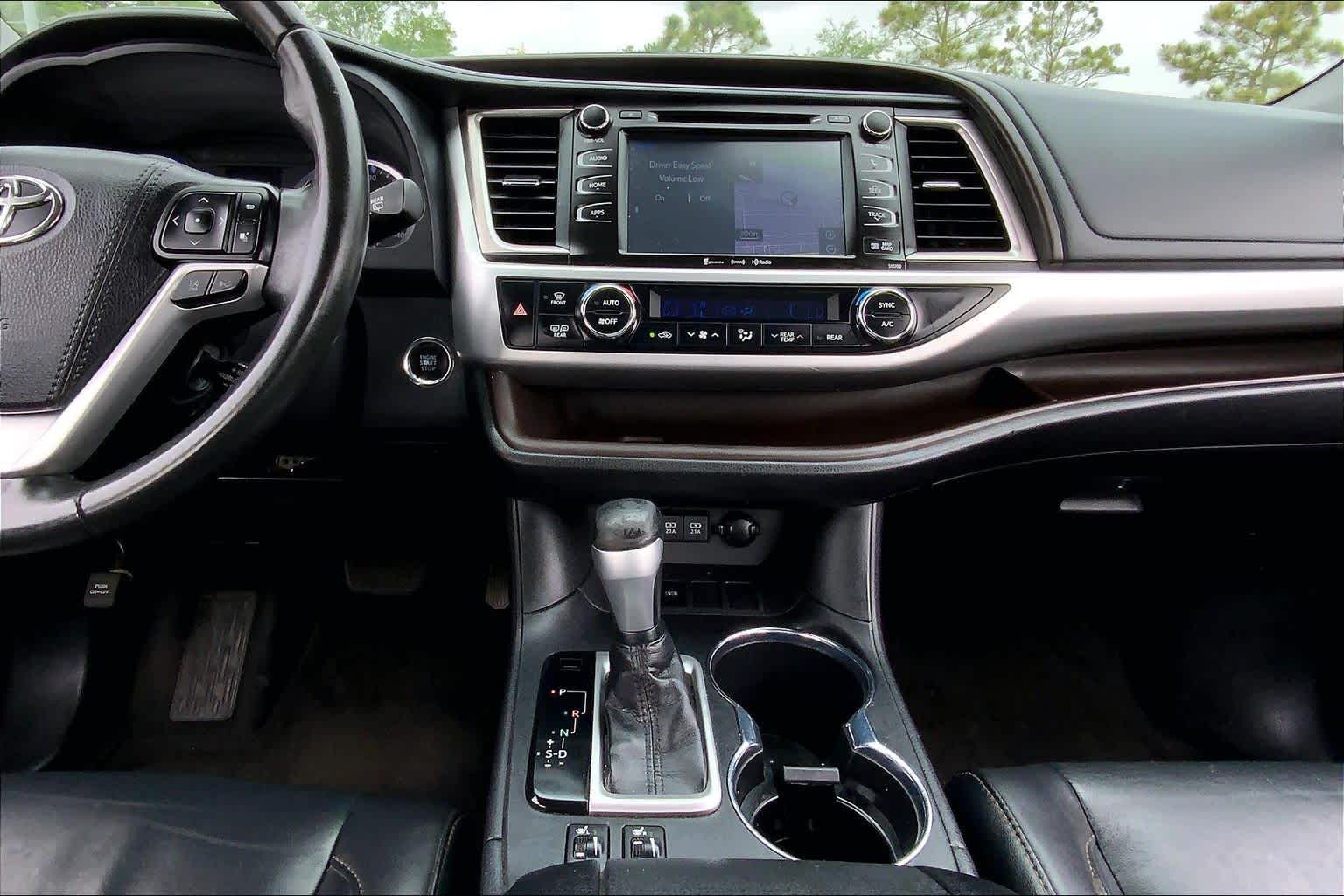 2019 Toyota Highlander XLE Blizzard Pearl at Lexus of Clear Lake