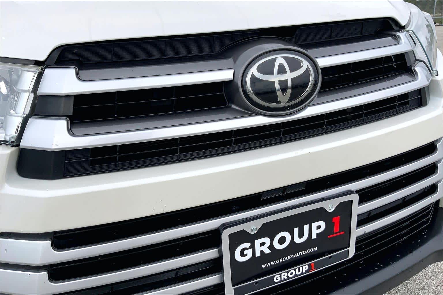 2019 Toyota Highlander XLE Blizzard Pearl at Lexus of Clear Lake