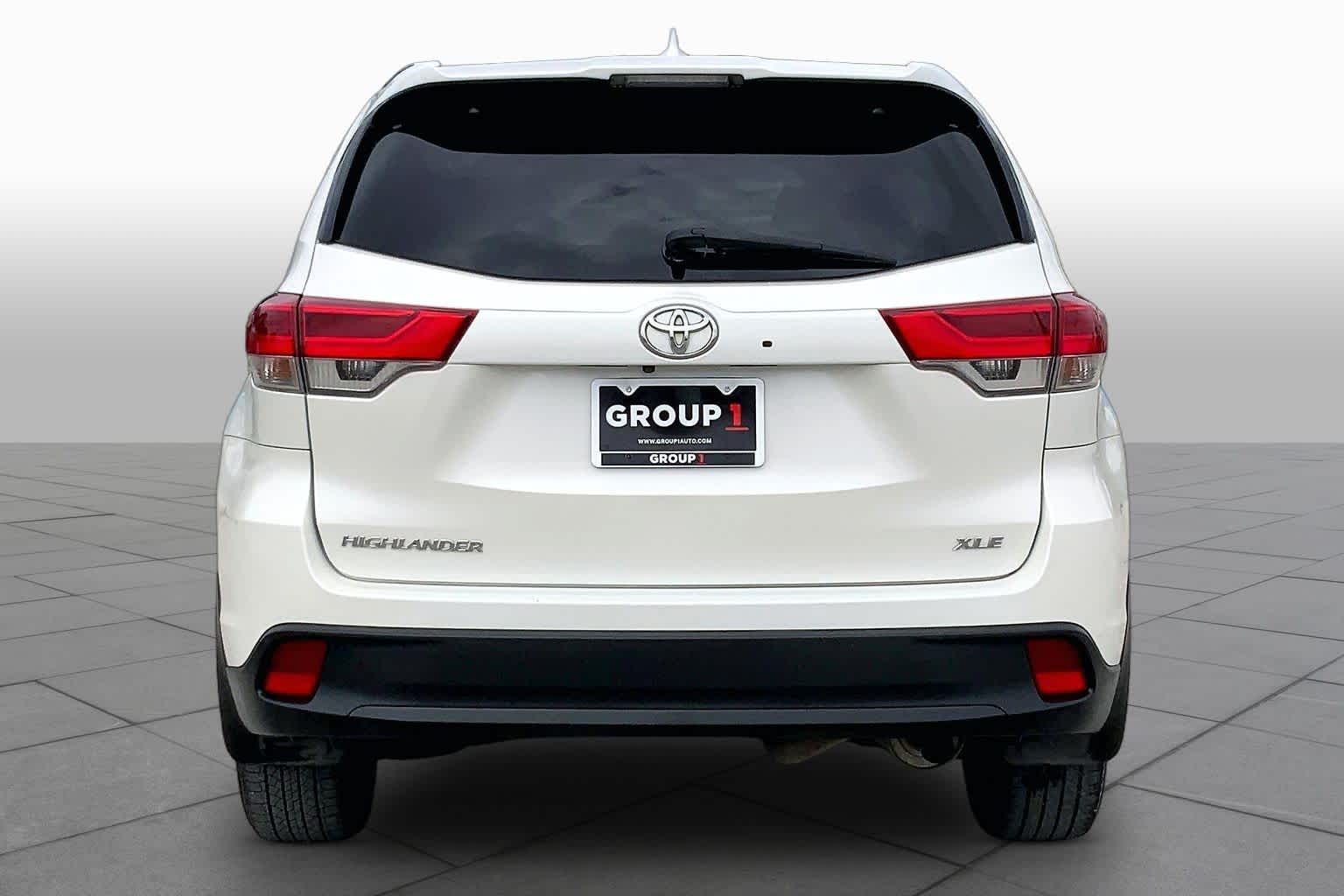2019 Toyota Highlander XLE Blizzard Pearl at Lexus of Clear Lake