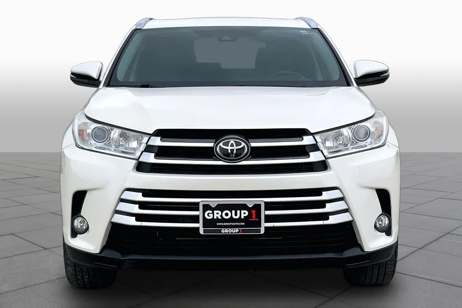 2019 Toyota Highlander XLE Blizzard Pearl at Lexus of Clear Lake