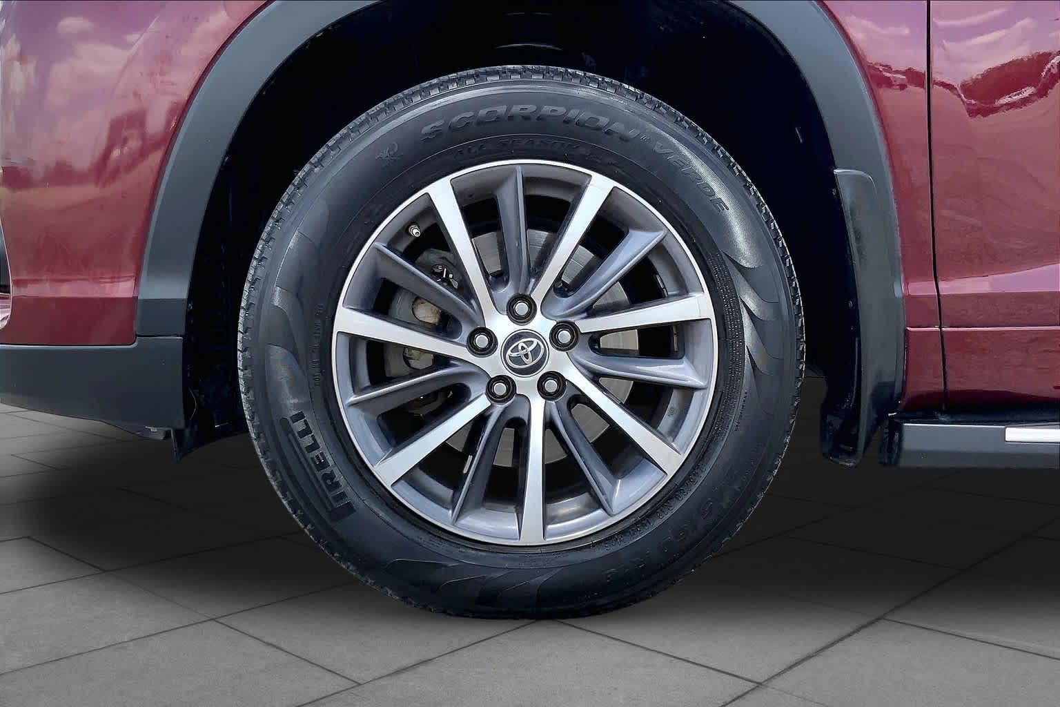 2017 Toyota Highlander XLE Ooh La La Rouge Mica at Beck & Masten Kia
