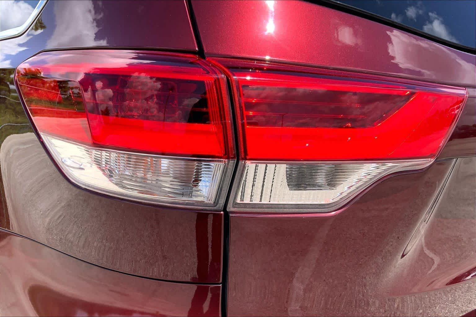 2017 Toyota Highlander XLE Ooh La La Rouge Mica at Beck & Masten Kia