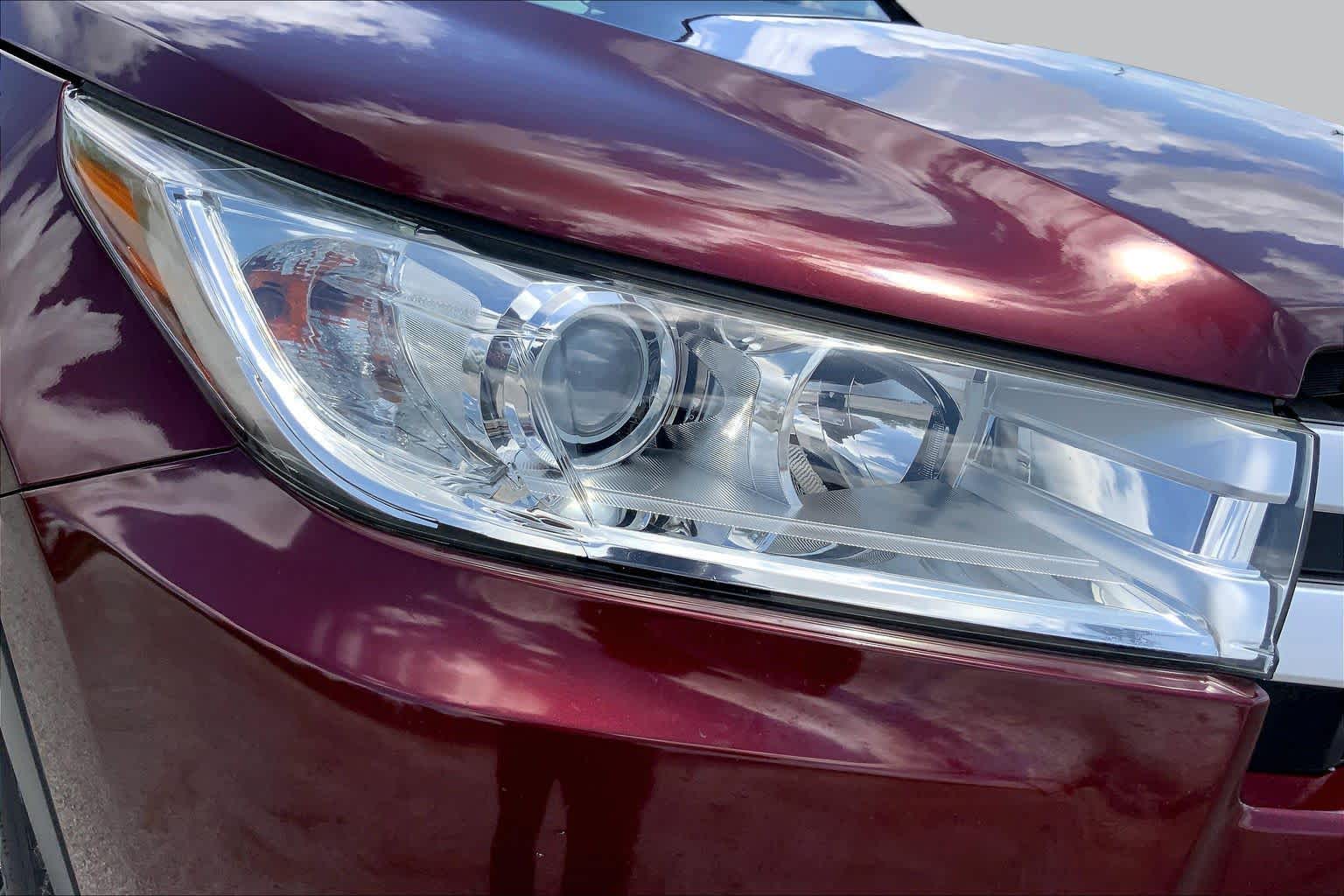 2017 Toyota Highlander XLE Ooh La La Rouge Mica at Beck & Masten Kia