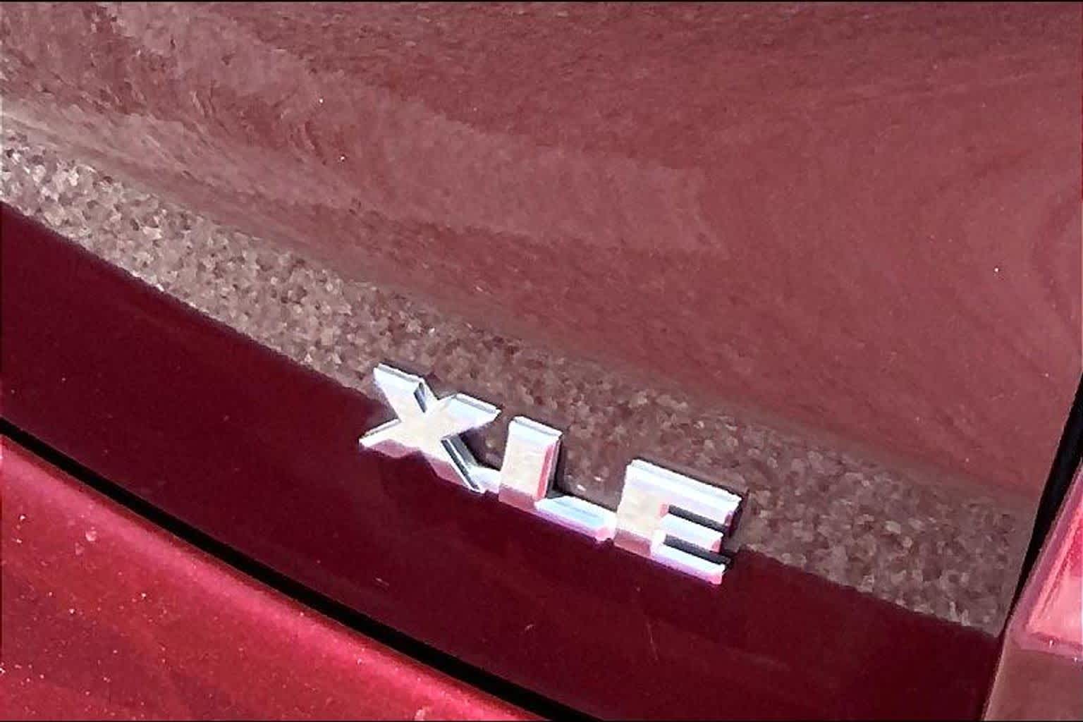 2017 Toyota Highlander XLE Ooh La La Rouge Mica at Beck & Masten Kia
