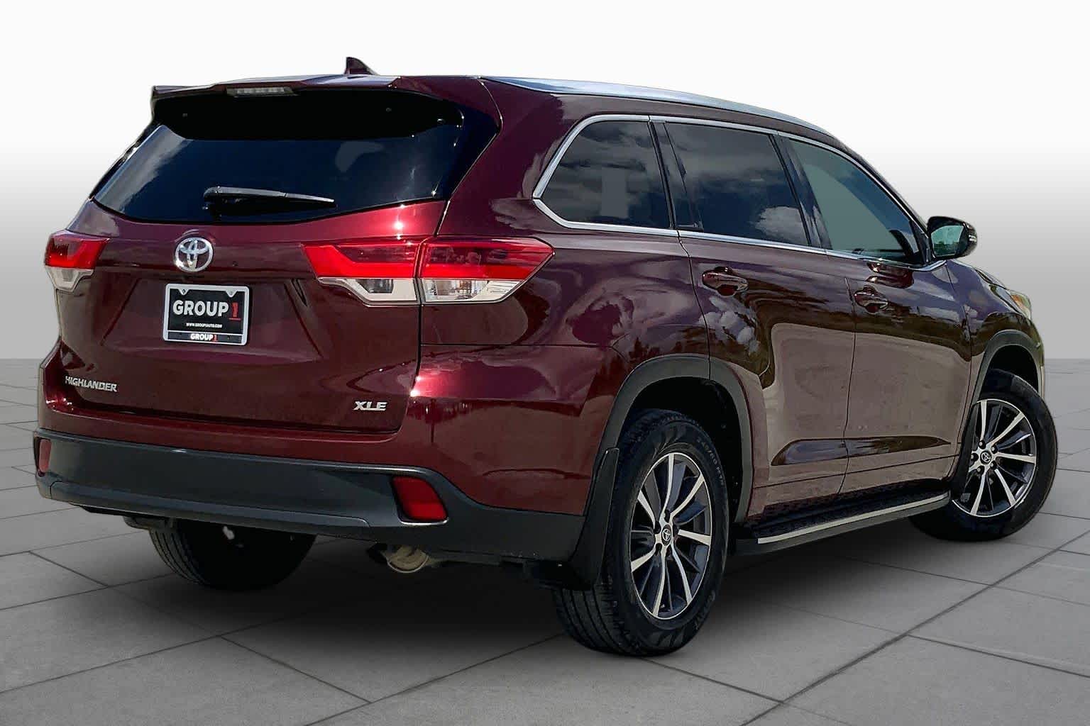 2017 Toyota Highlander XLE Ooh La La Rouge Mica at Beck & Masten Kia