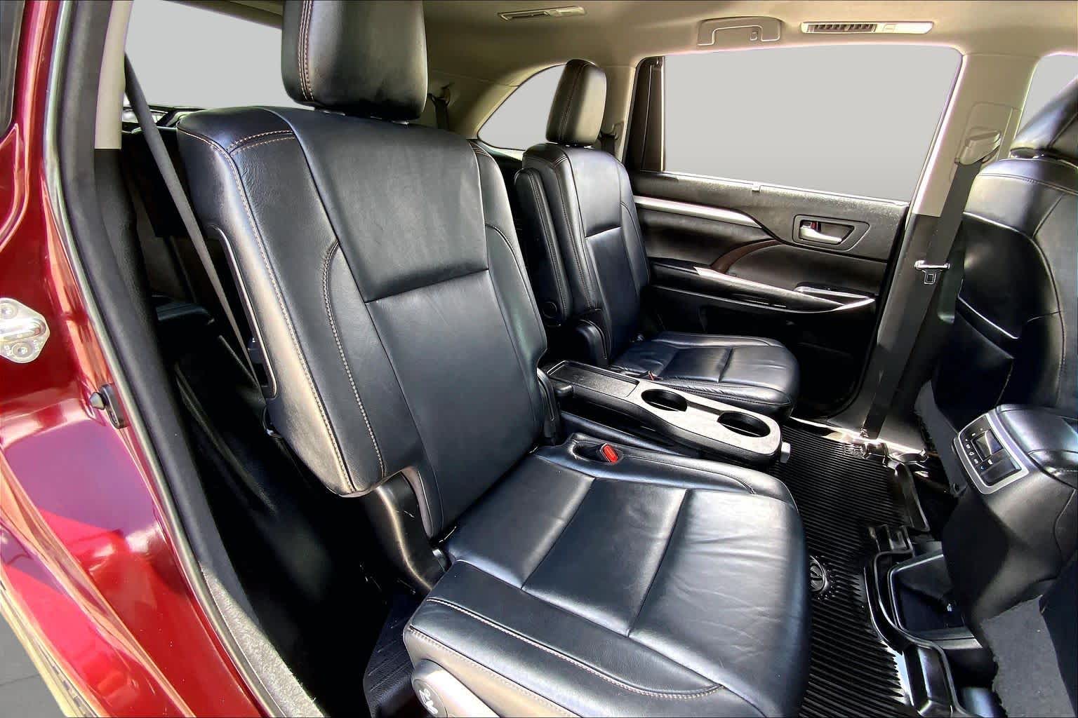 2017 Toyota Highlander XLE Ooh La La Rouge Mica at Beck & Masten Kia