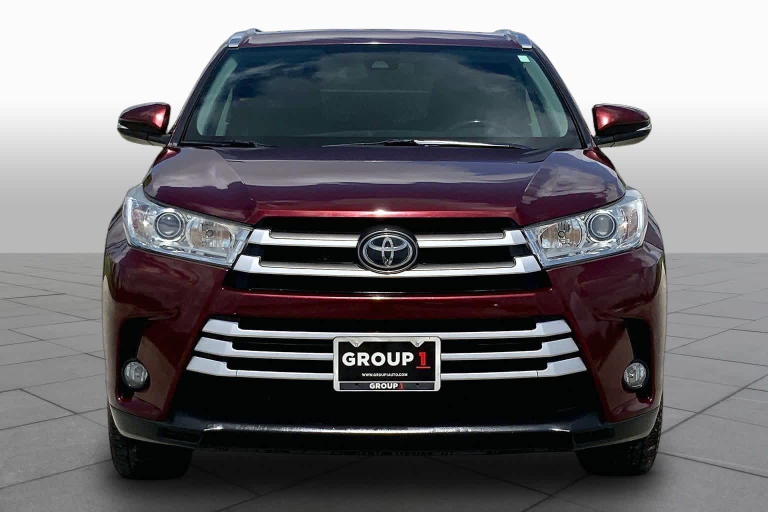 2017 Toyota Highlander XLE Ooh La La Rouge Mica at Beck & Masten Kia