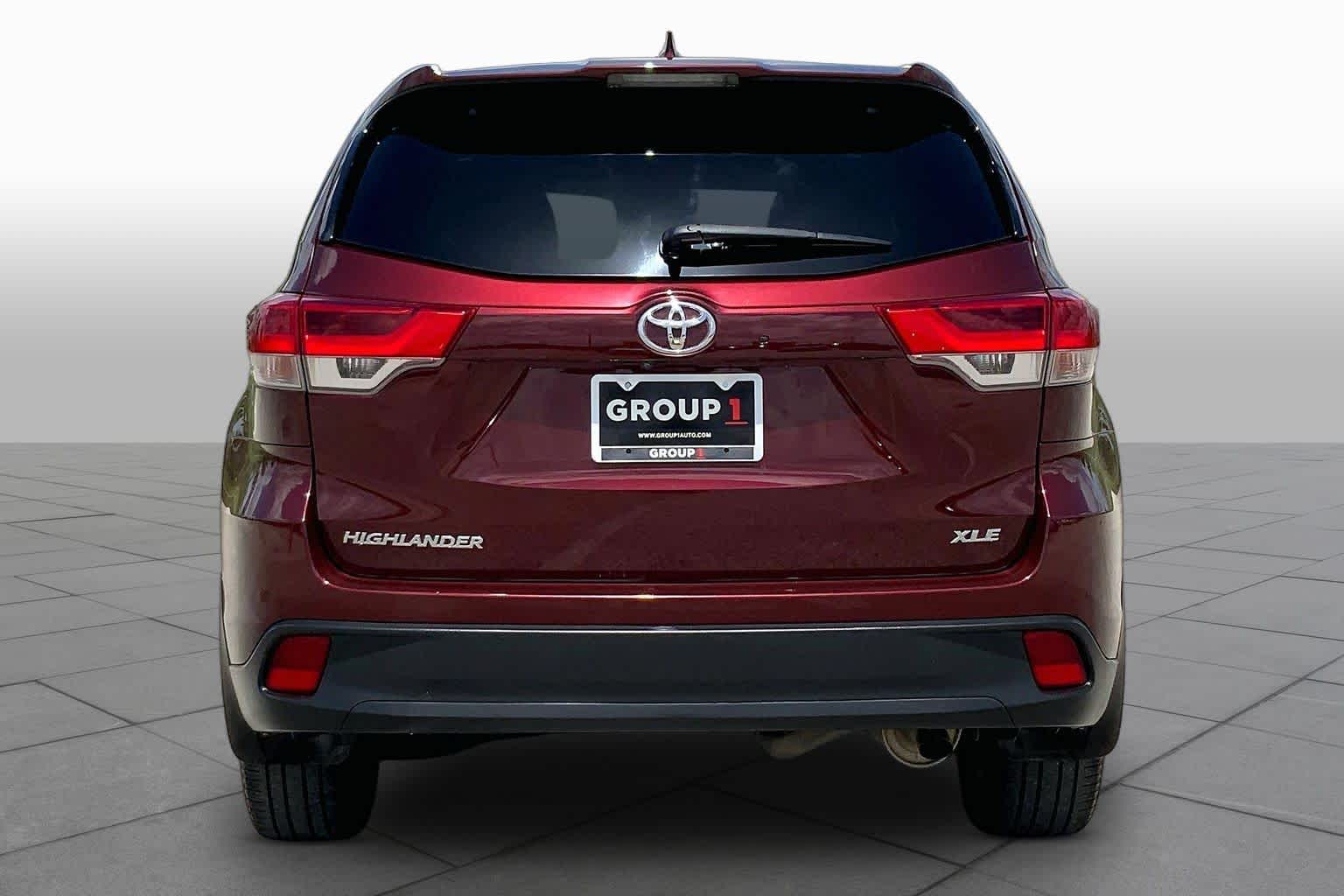 2017 Toyota Highlander XLE Ooh La La Rouge Mica at Beck & Masten Kia