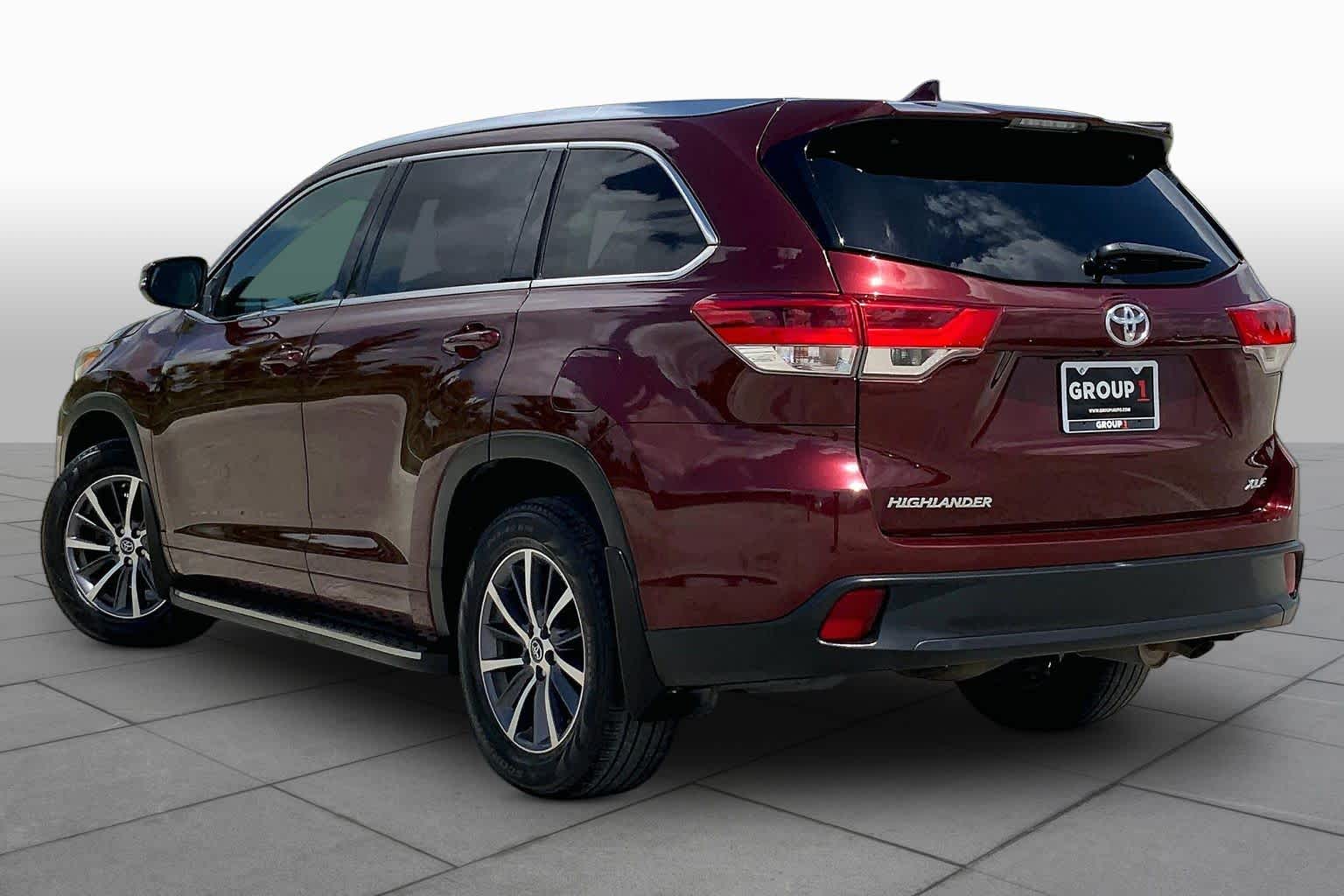 2017 Toyota Highlander XLE Ooh La La Rouge Mica at Beck & Masten Kia