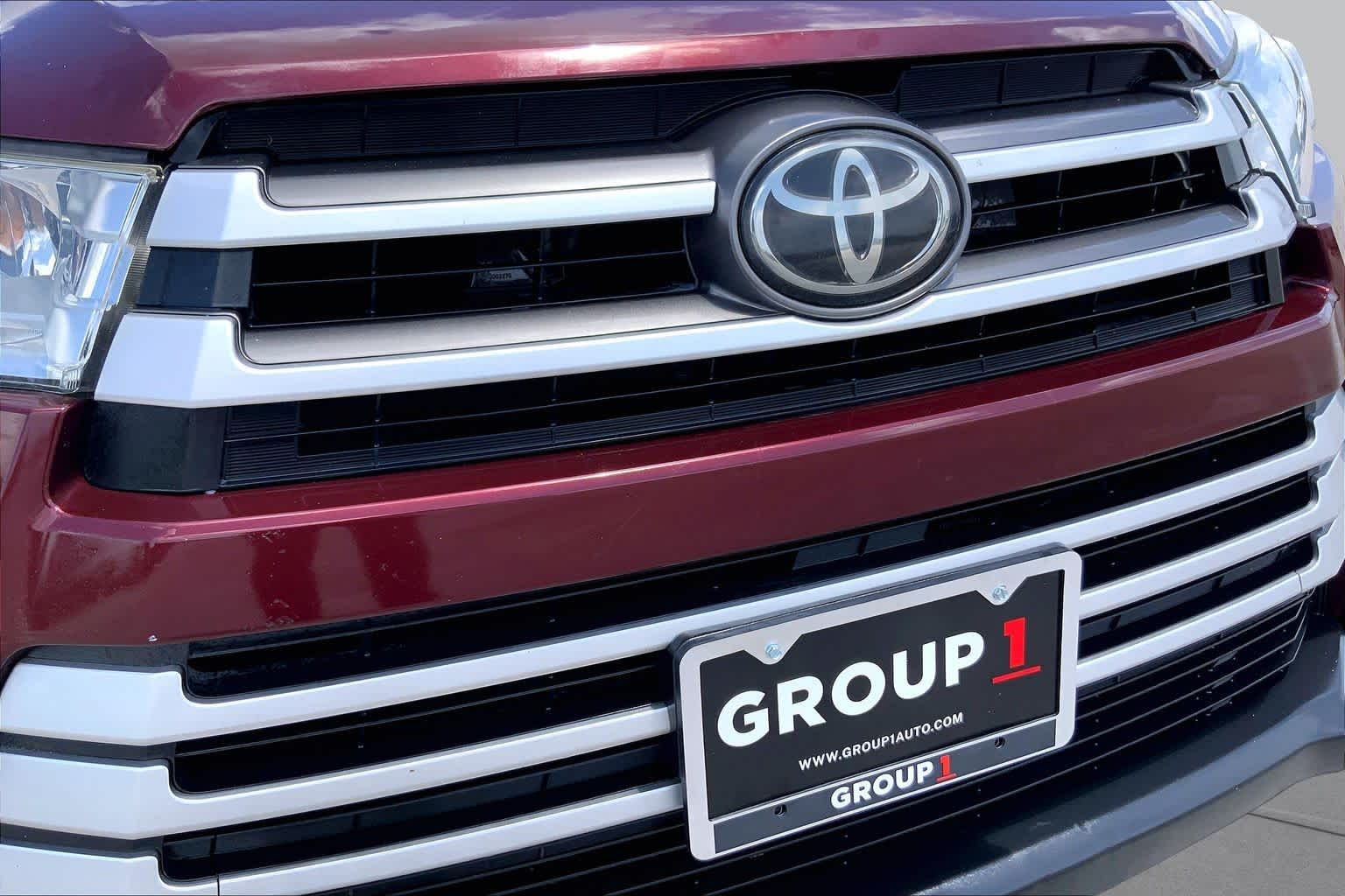 2017 Toyota Highlander XLE Ooh La La Rouge Mica at Beck & Masten Kia