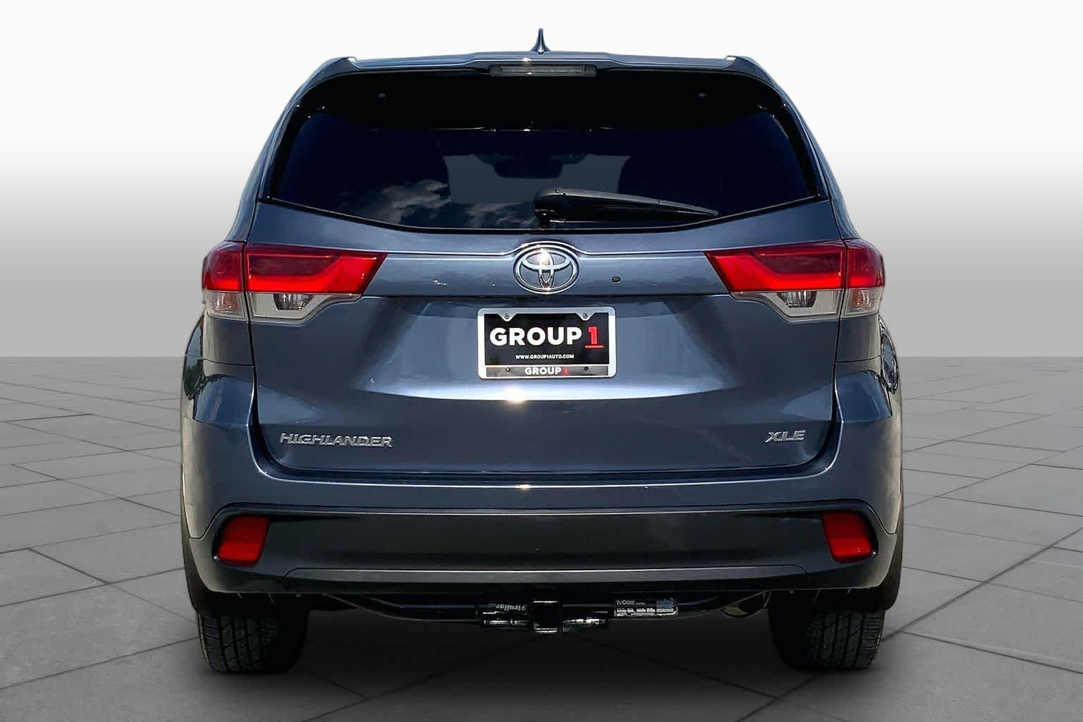 2018 Toyota Highlander XLE Shoreline Blue Pearl at Group 1 Toyota Southwest