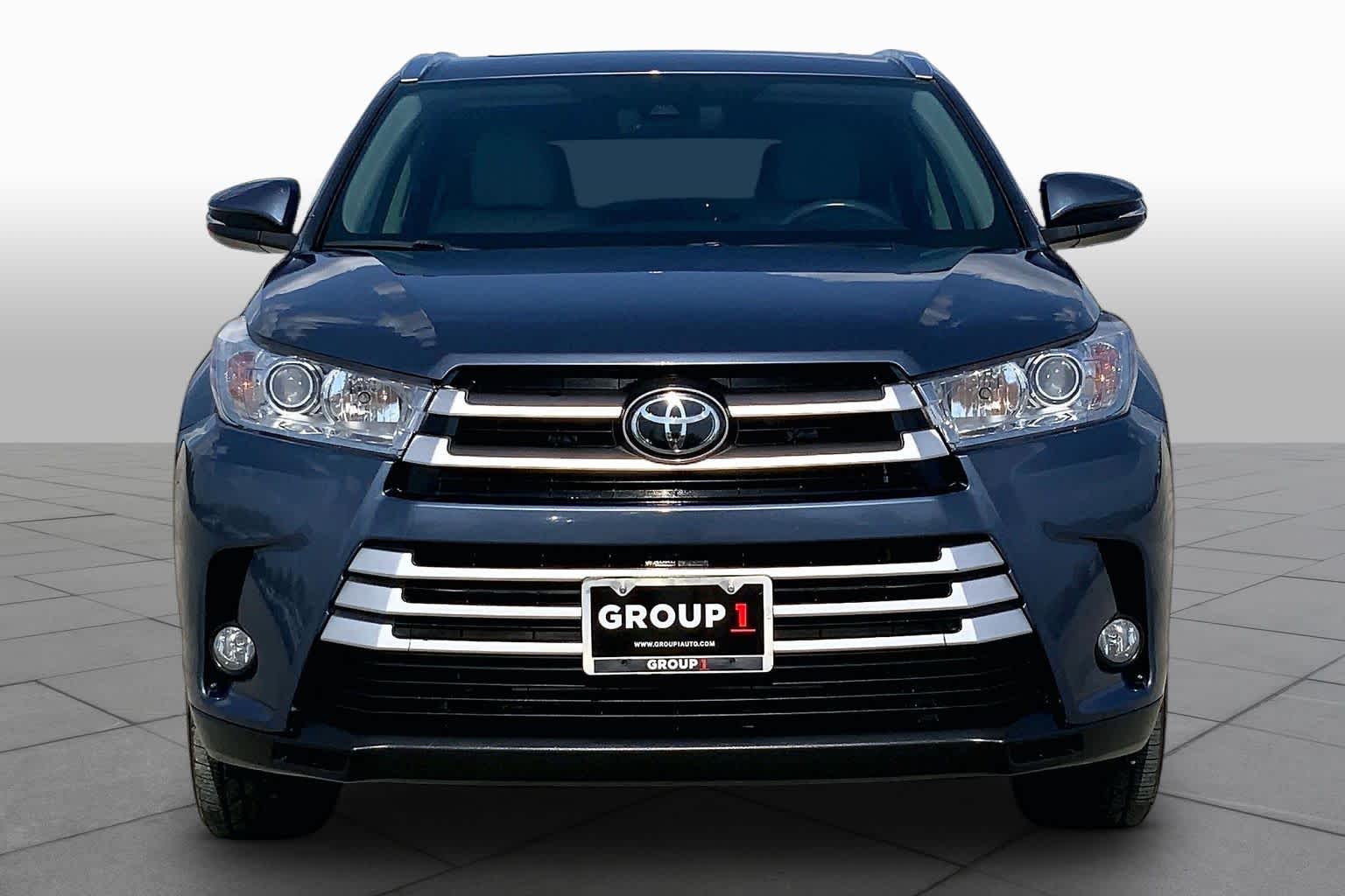 2018 Toyota Highlander XLE Shoreline Blue Pearl at Group 1 Toyota Southwest