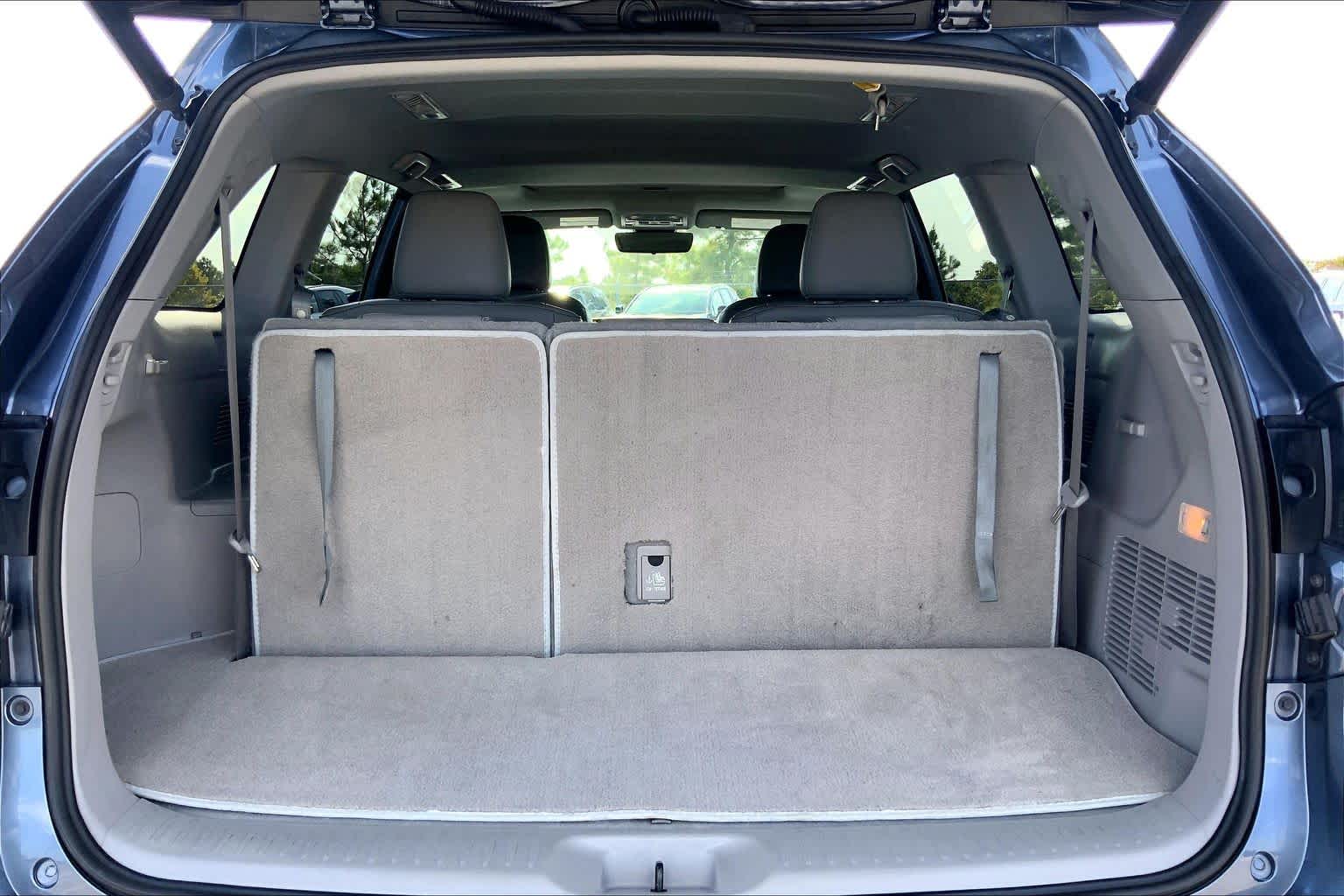 2018 Toyota Highlander XLE Shoreline Blue Pearl at Group 1 Toyota Southwest
