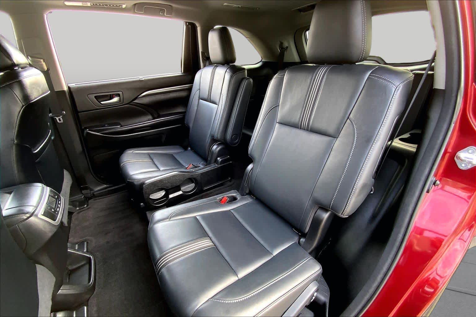2017 Toyota Highlander SE Salsa Red Pearl at AutoNation USA Katy