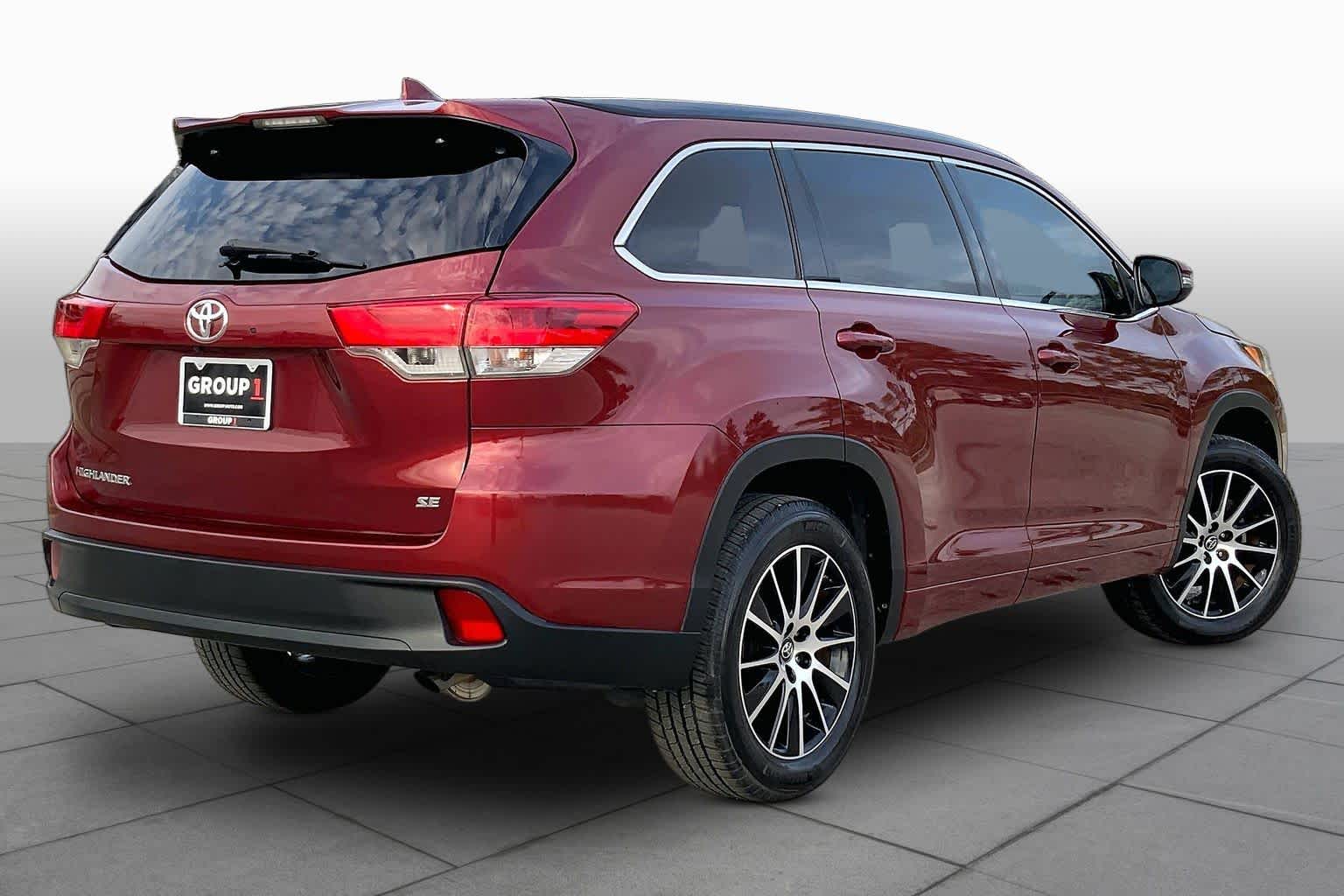 2017 Toyota Highlander SE Salsa Red Pearl at AutoNation USA Katy