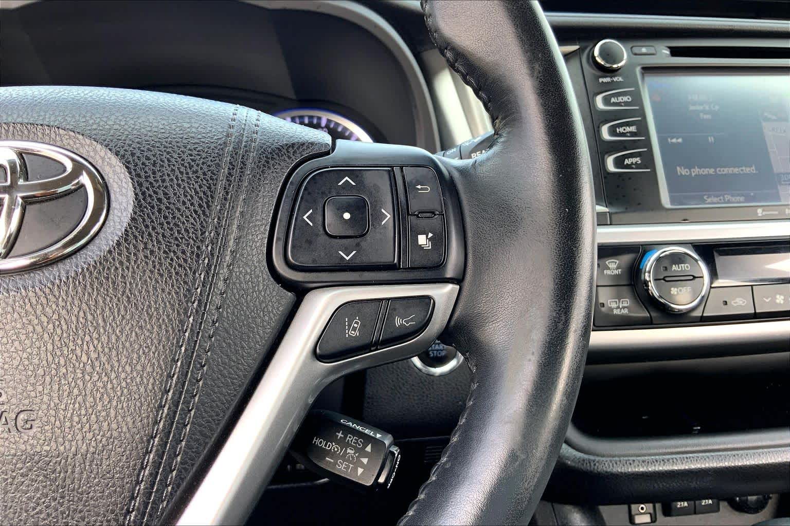 2017 Toyota Highlander SE Salsa Red Pearl at AutoNation USA Katy
