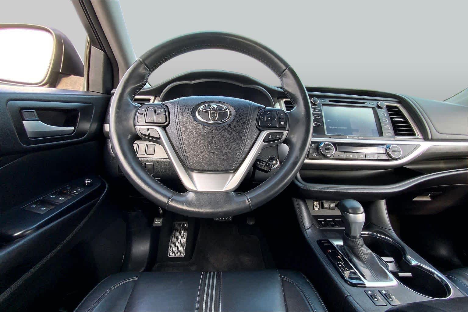 2017 Toyota Highlander SE Salsa Red Pearl at AutoNation USA Katy